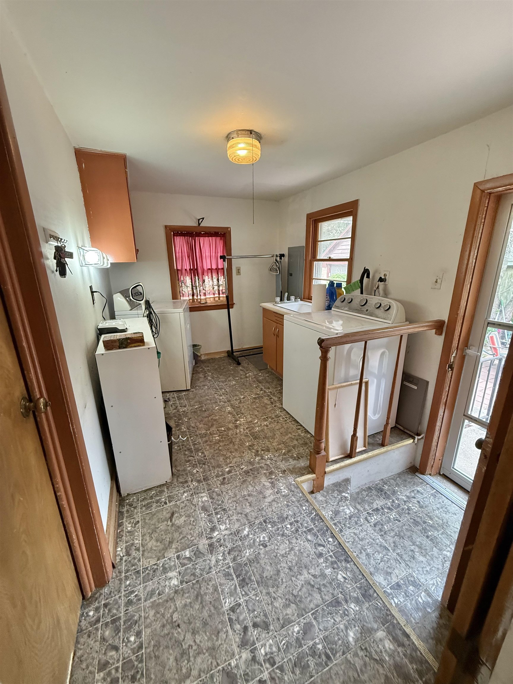 110 W 23rd Street North Newton KS 67117-8047
