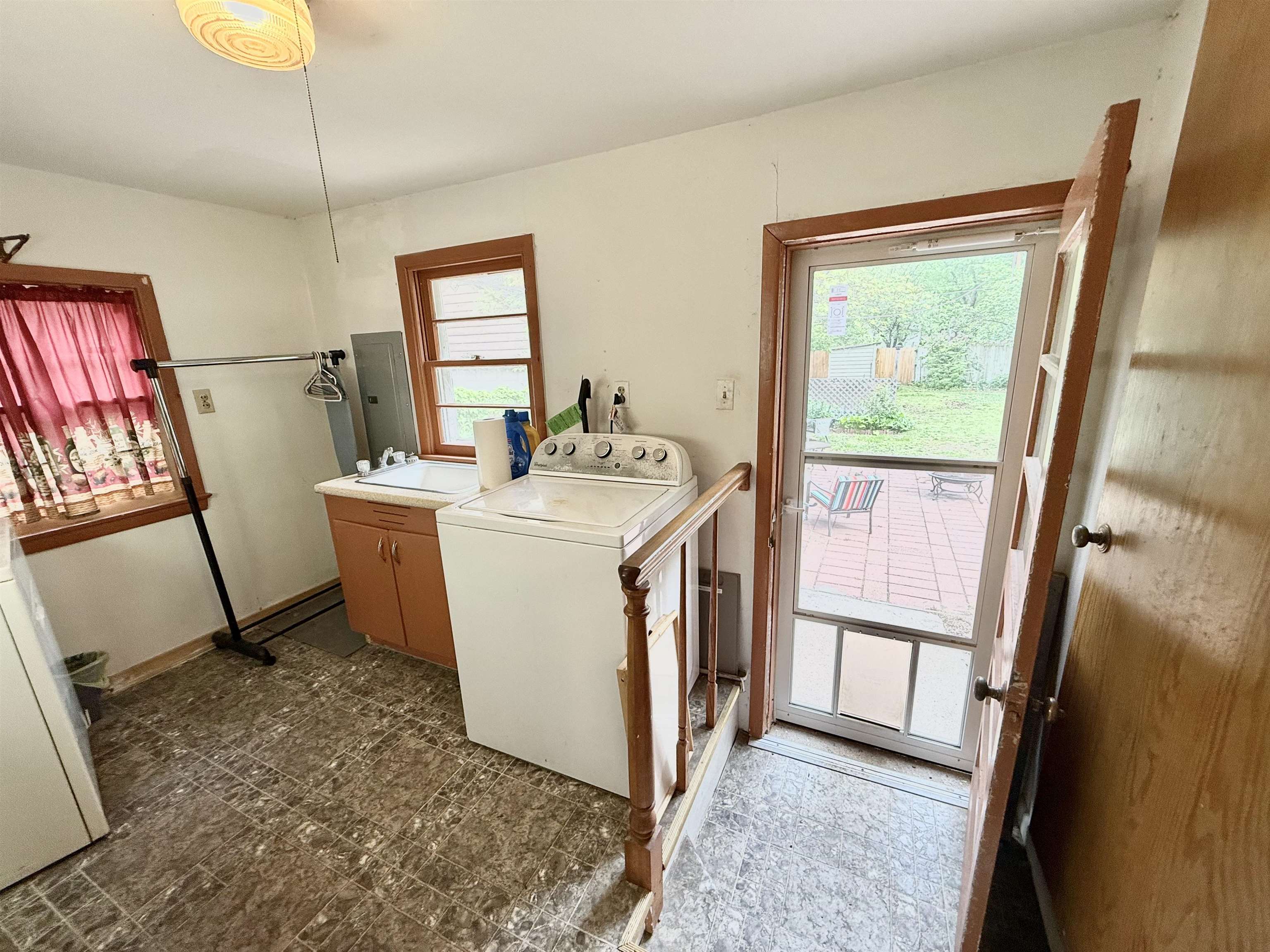 110 W 23rd Street North Newton KS 67117-8047