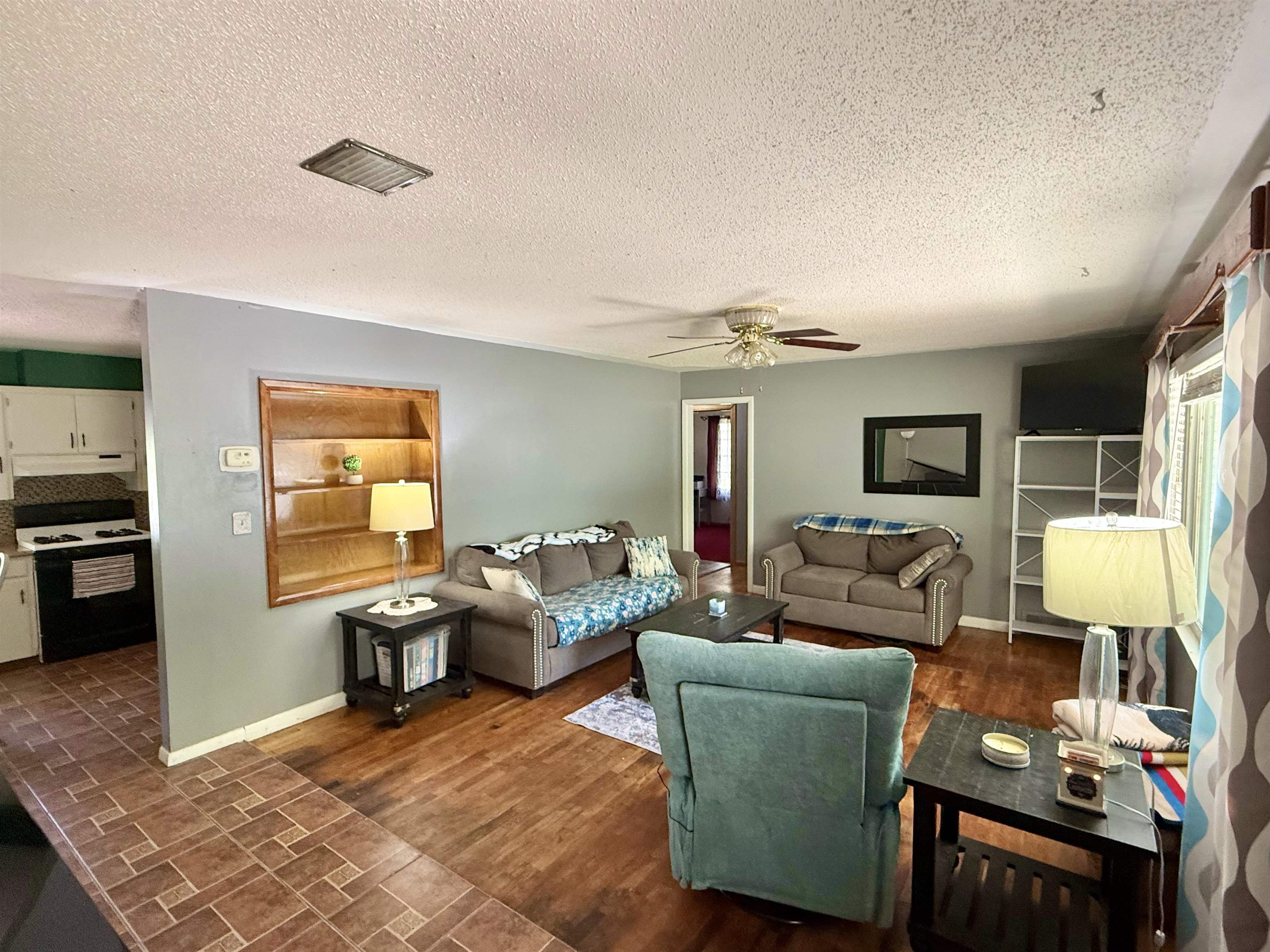 110 W 23rd Street North Newton KS 67117-8047