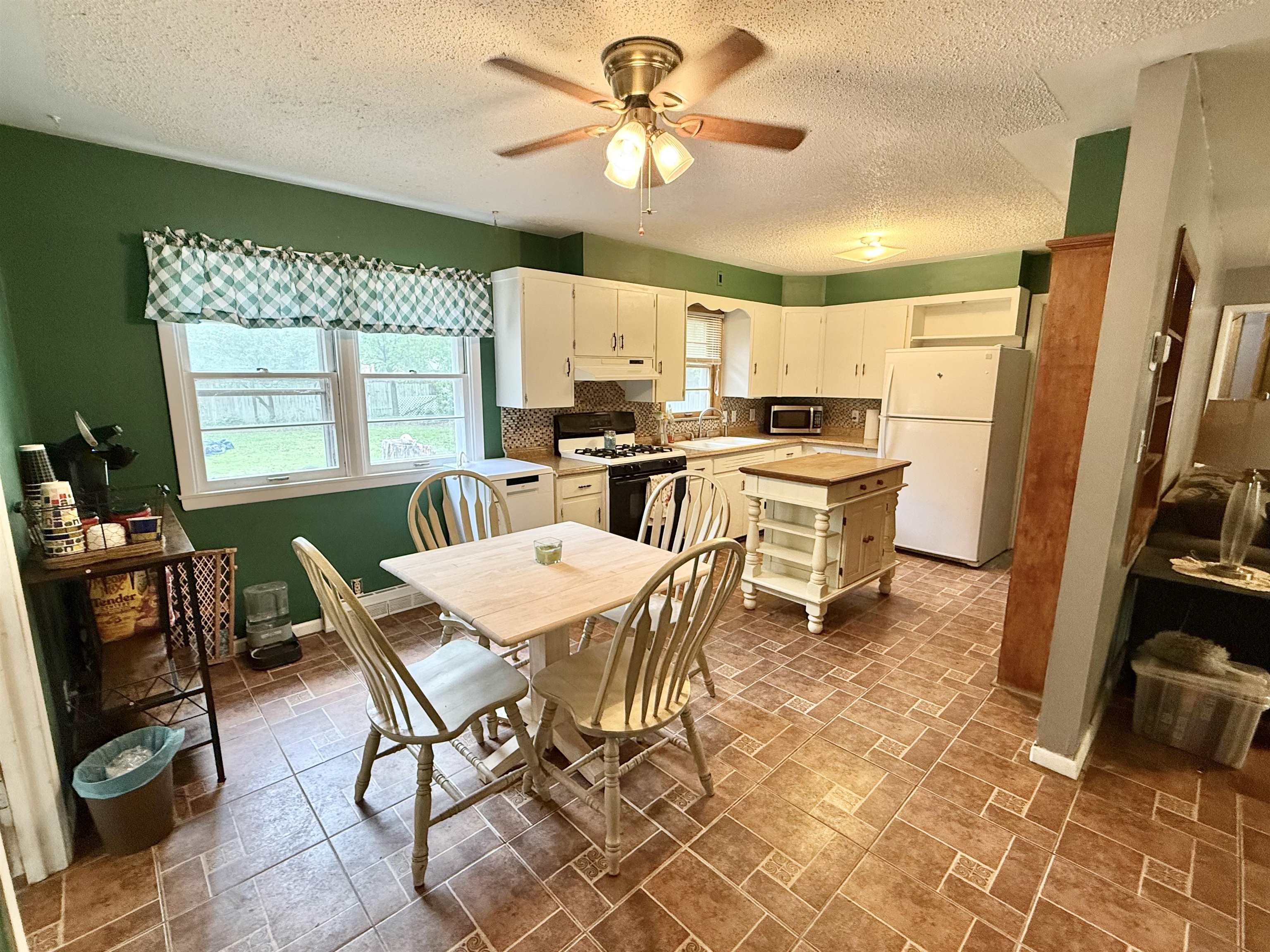 110 W 23rd Street North Newton KS 67117-8047