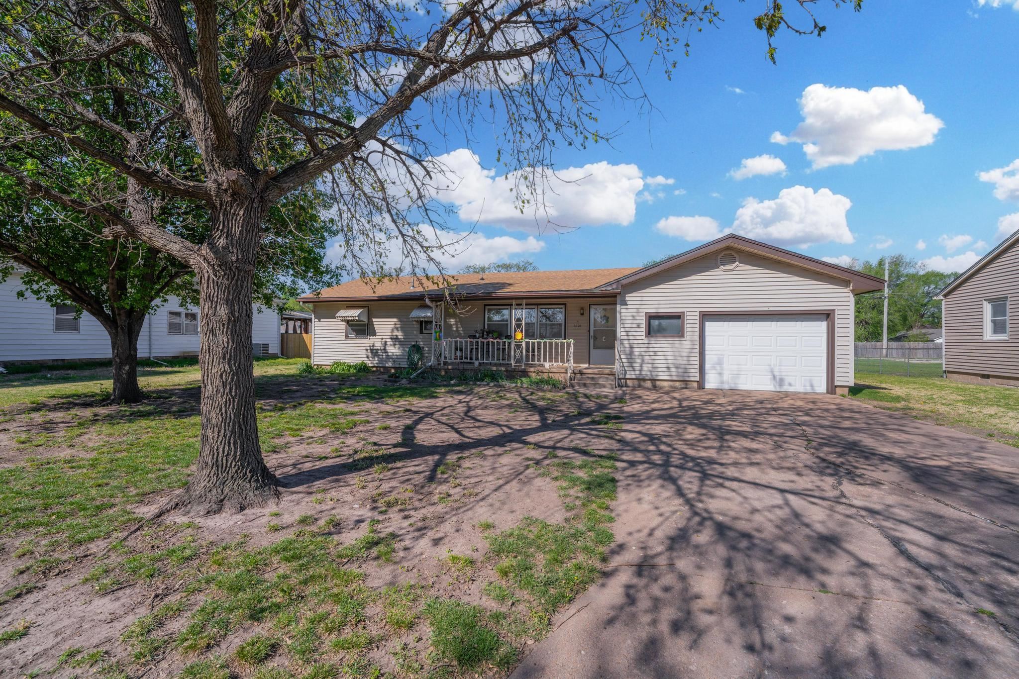 1606 N B Street Wellington KS 67152