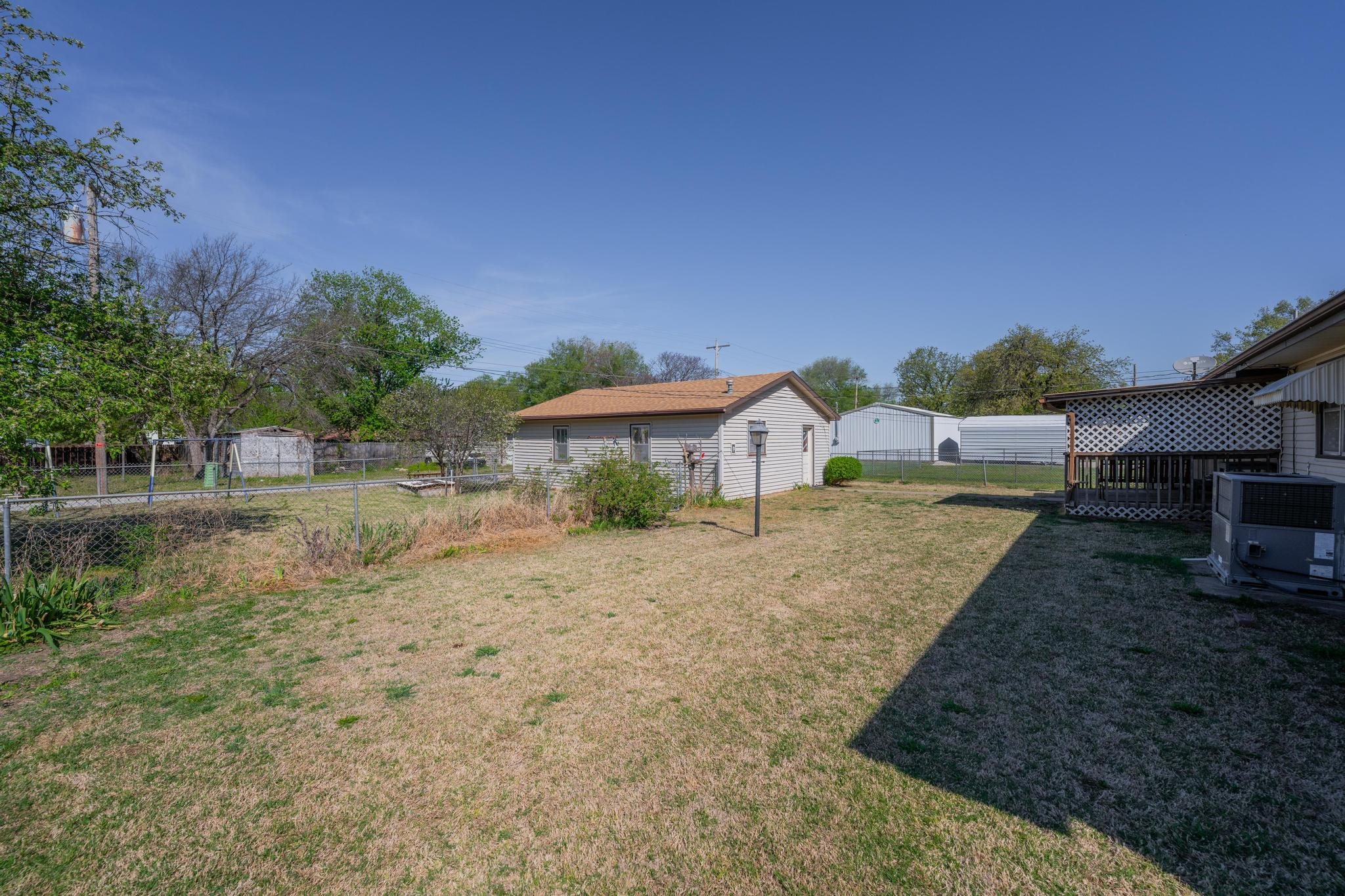 1606 N B Street Wellington KS 67152