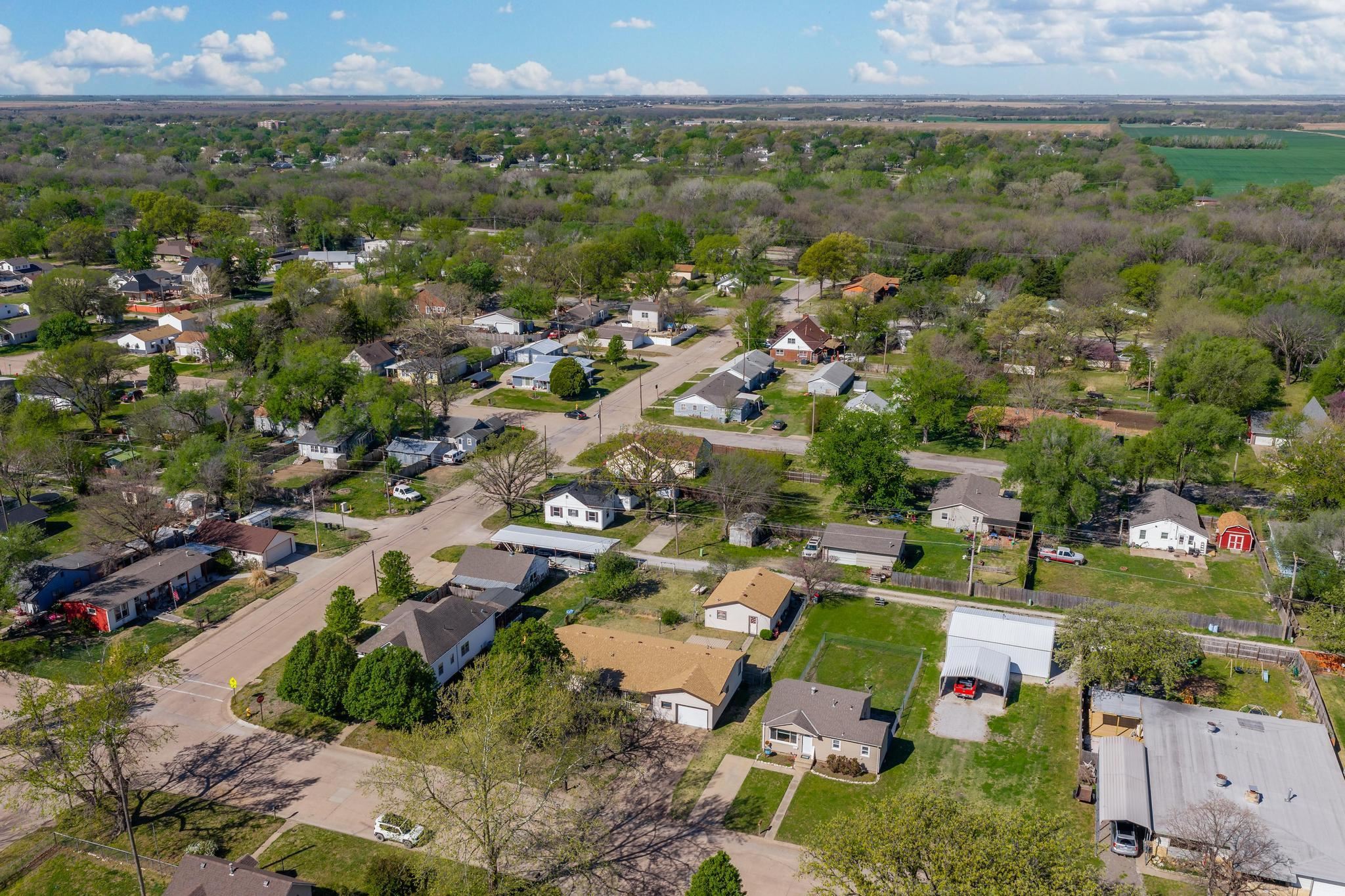 1606 N B Street Wellington KS 67152
