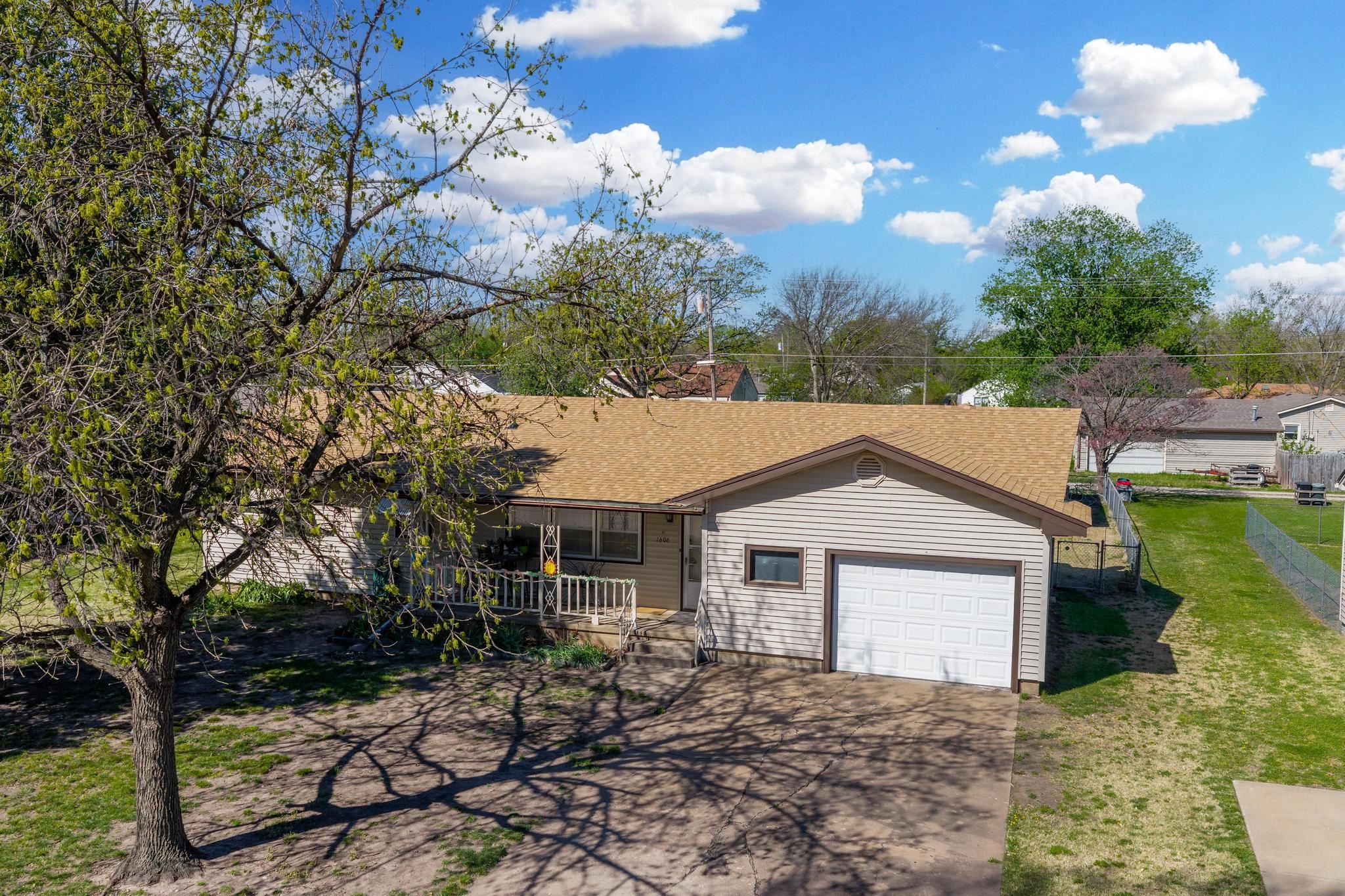1606 N B Street Wellington KS 67152