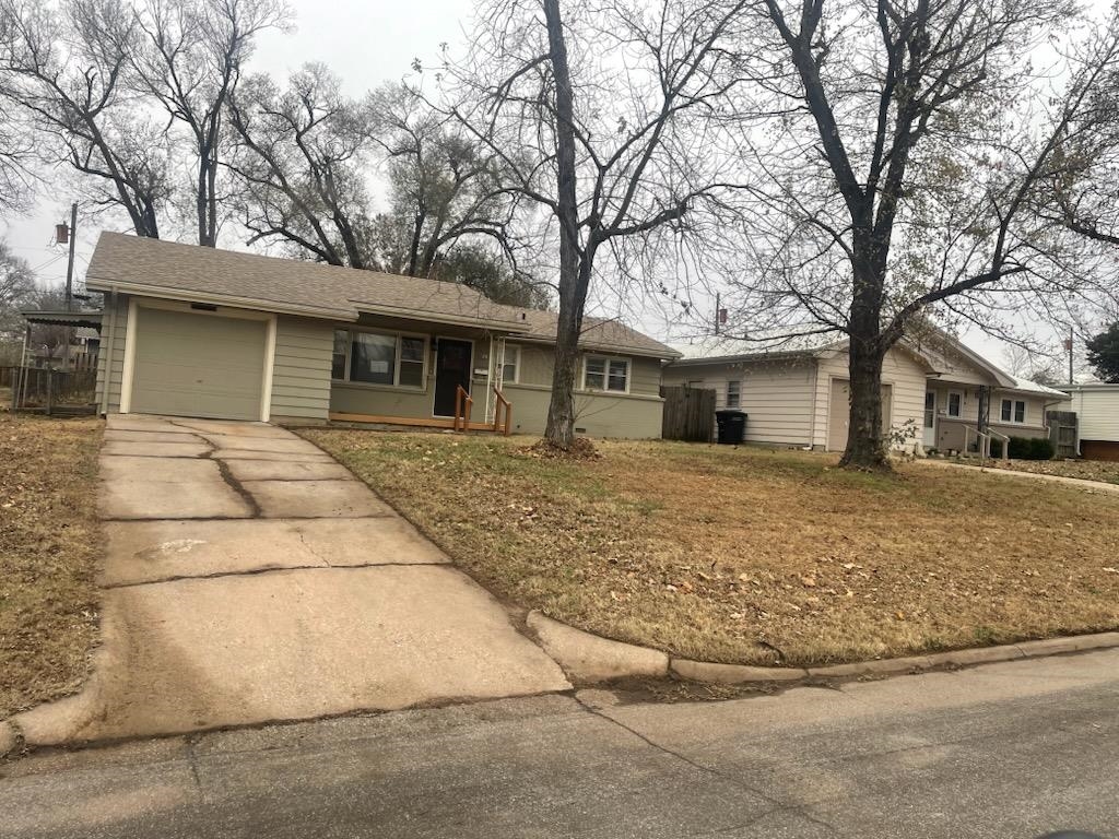 1928 N Prairie Lane Augusta KS 67010
