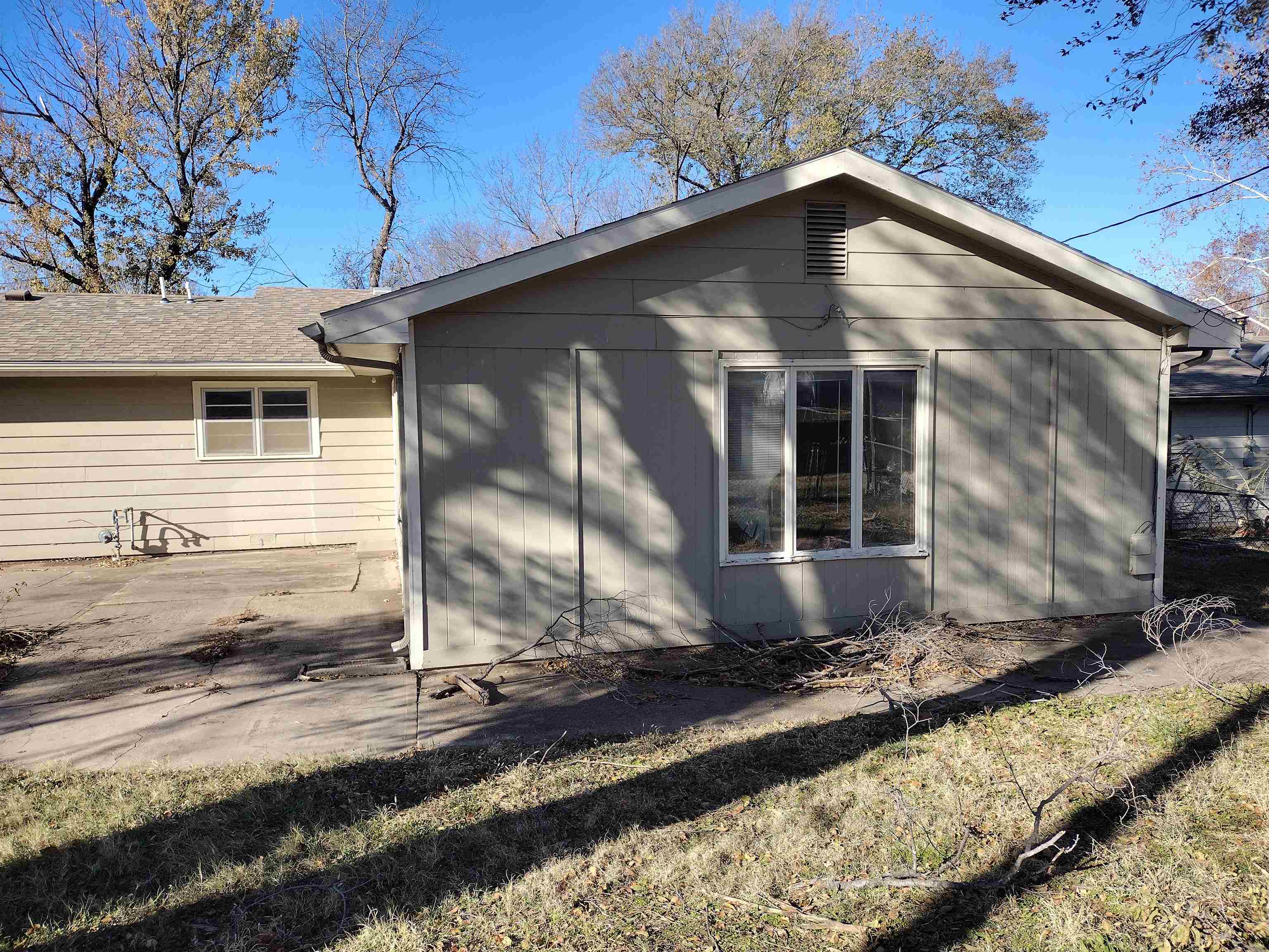 1928 N Prairie Lane Augusta KS 67010