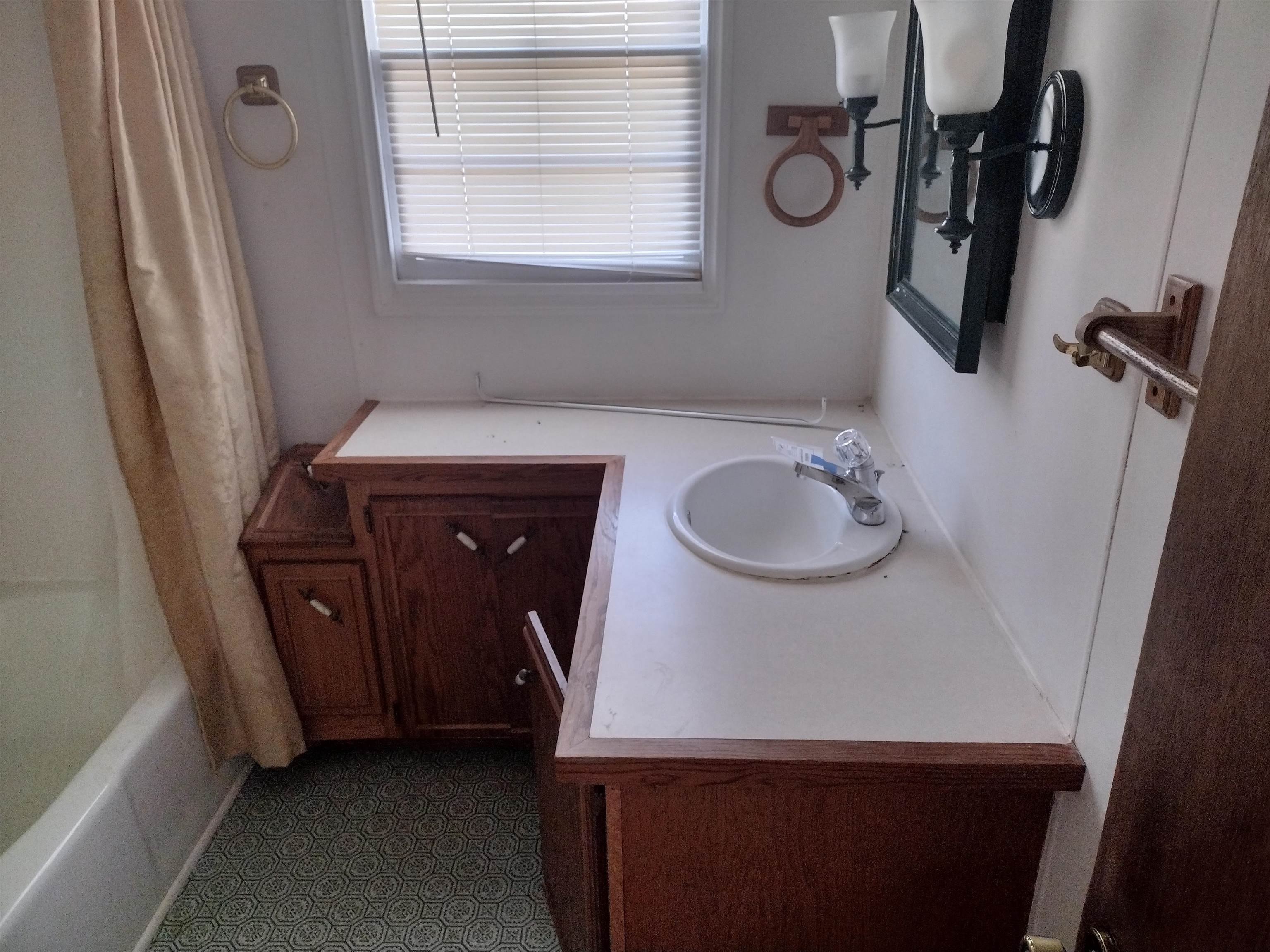 1928 N Prairie Lane Augusta KS 67010