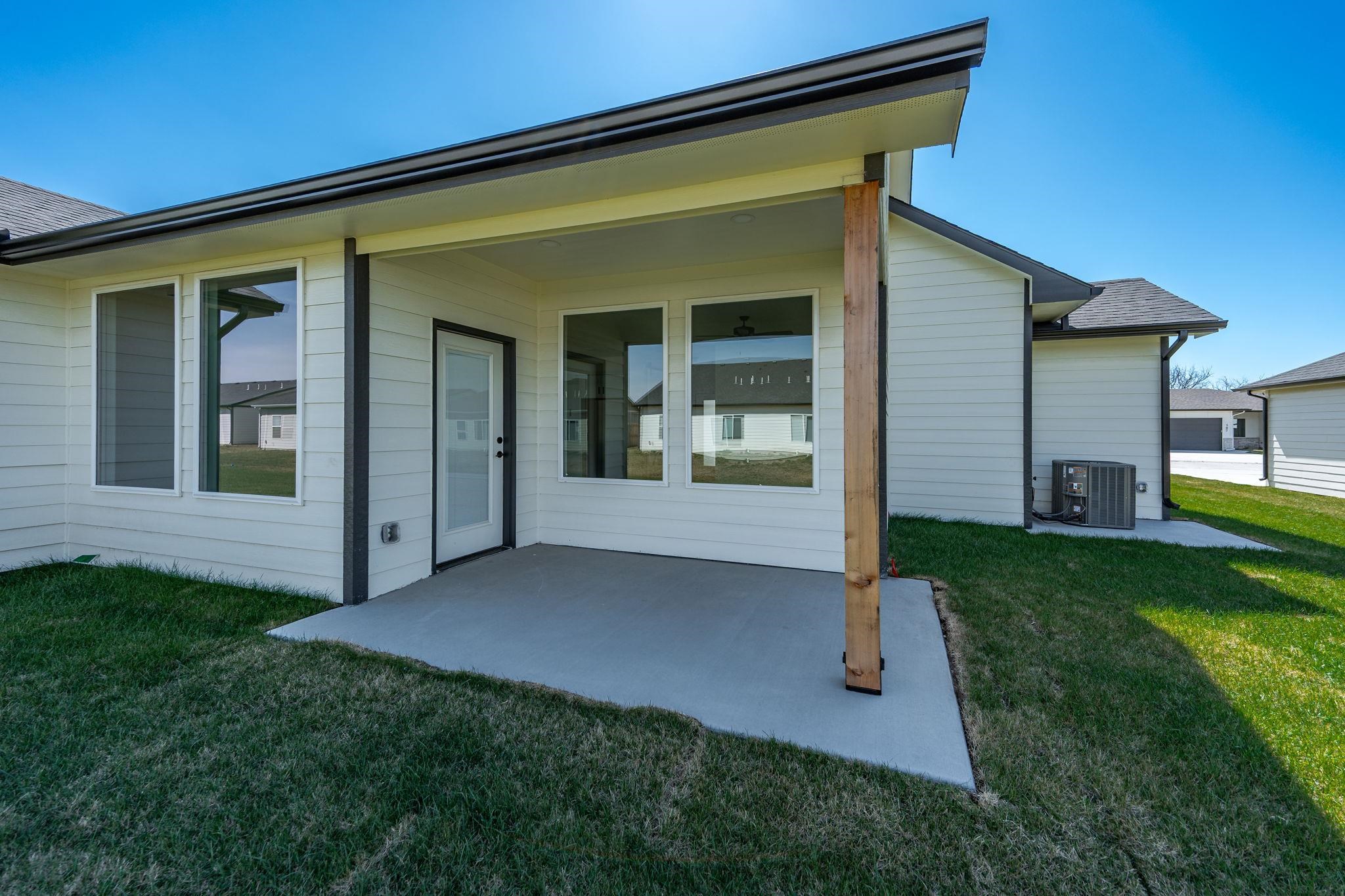 514 E Elmwood Street Park City KS 67147-1124