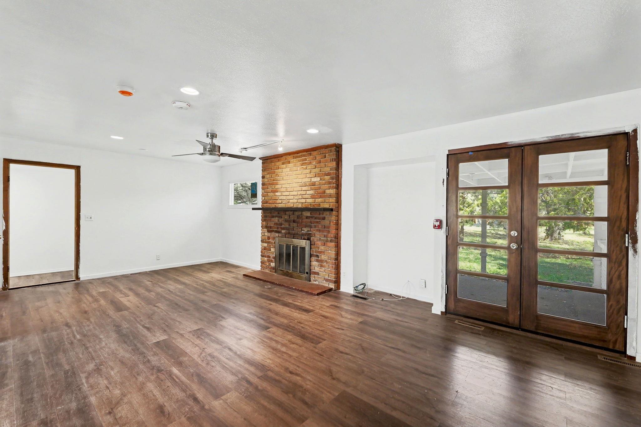 8026 E Morningside Street Wichita KS 67207