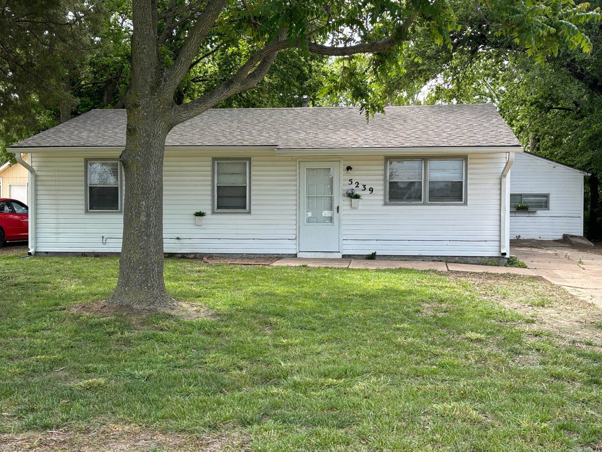 5239 S Spruce Wichita KS 67216