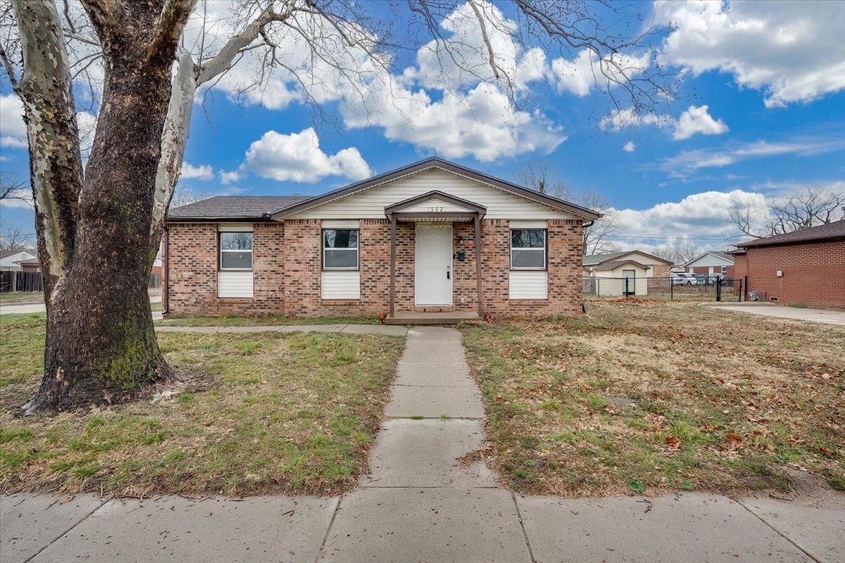 1502 E Catalina Street Wichita KS 67216
