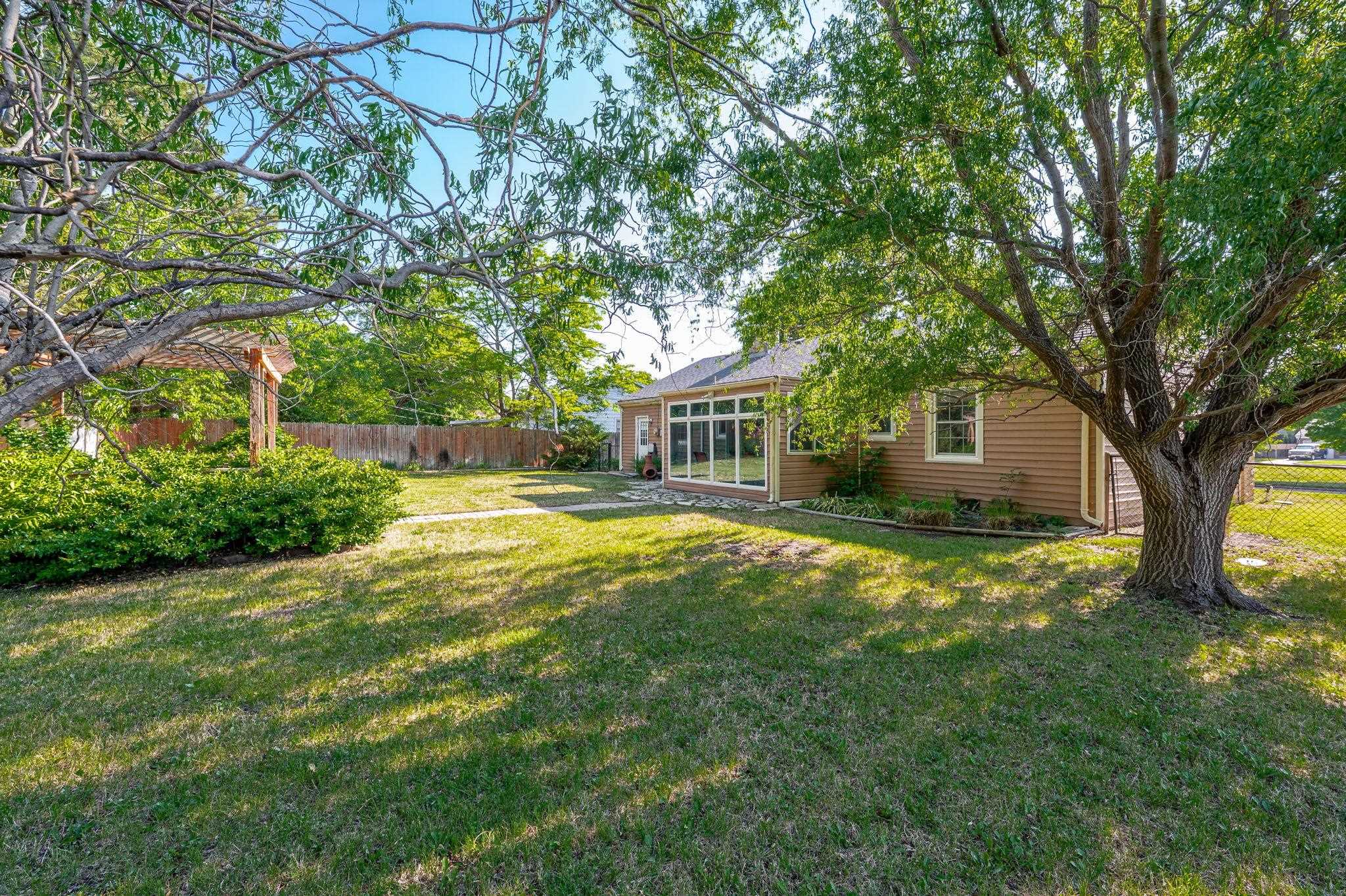 325 N Brookside Wichita KS 67208