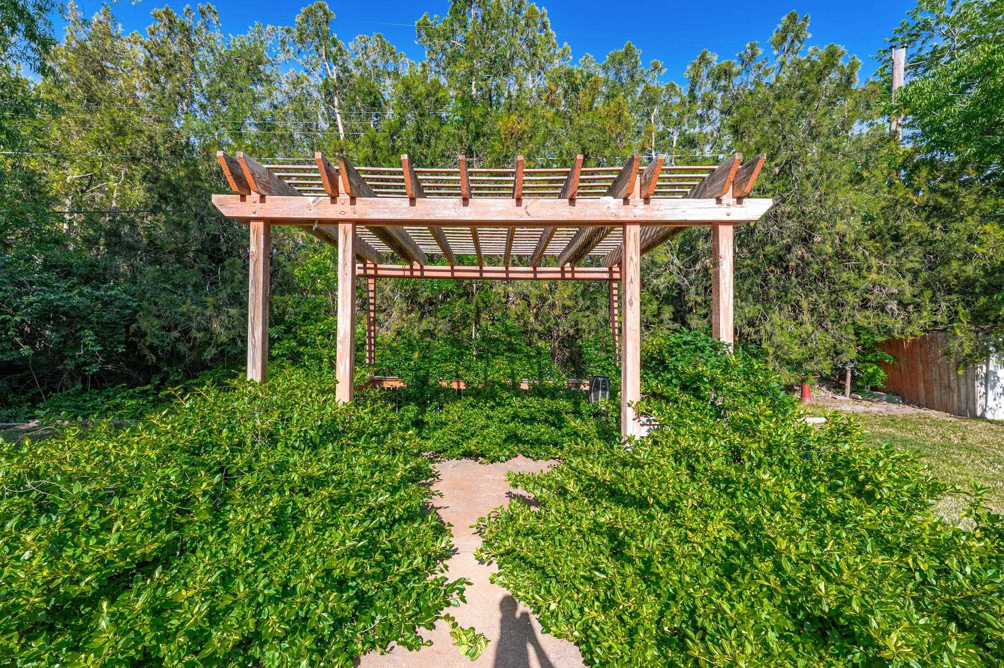325 N Brookside Wichita KS 67208