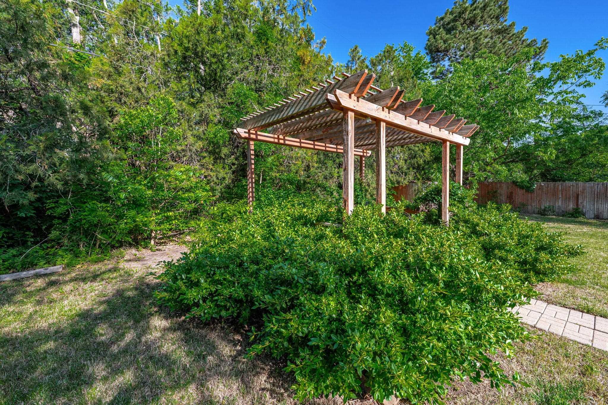 325 N Brookside Wichita KS 67208