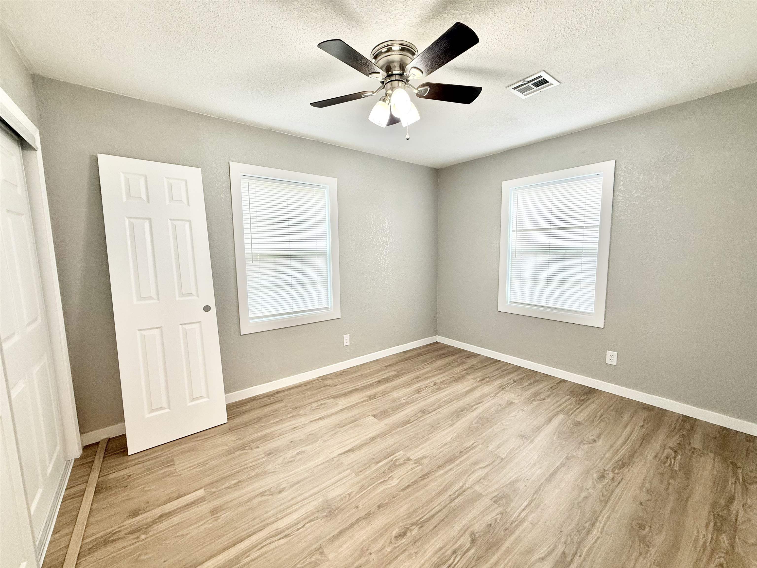 1833 S Ridgewood Drive Wichita KS 67218