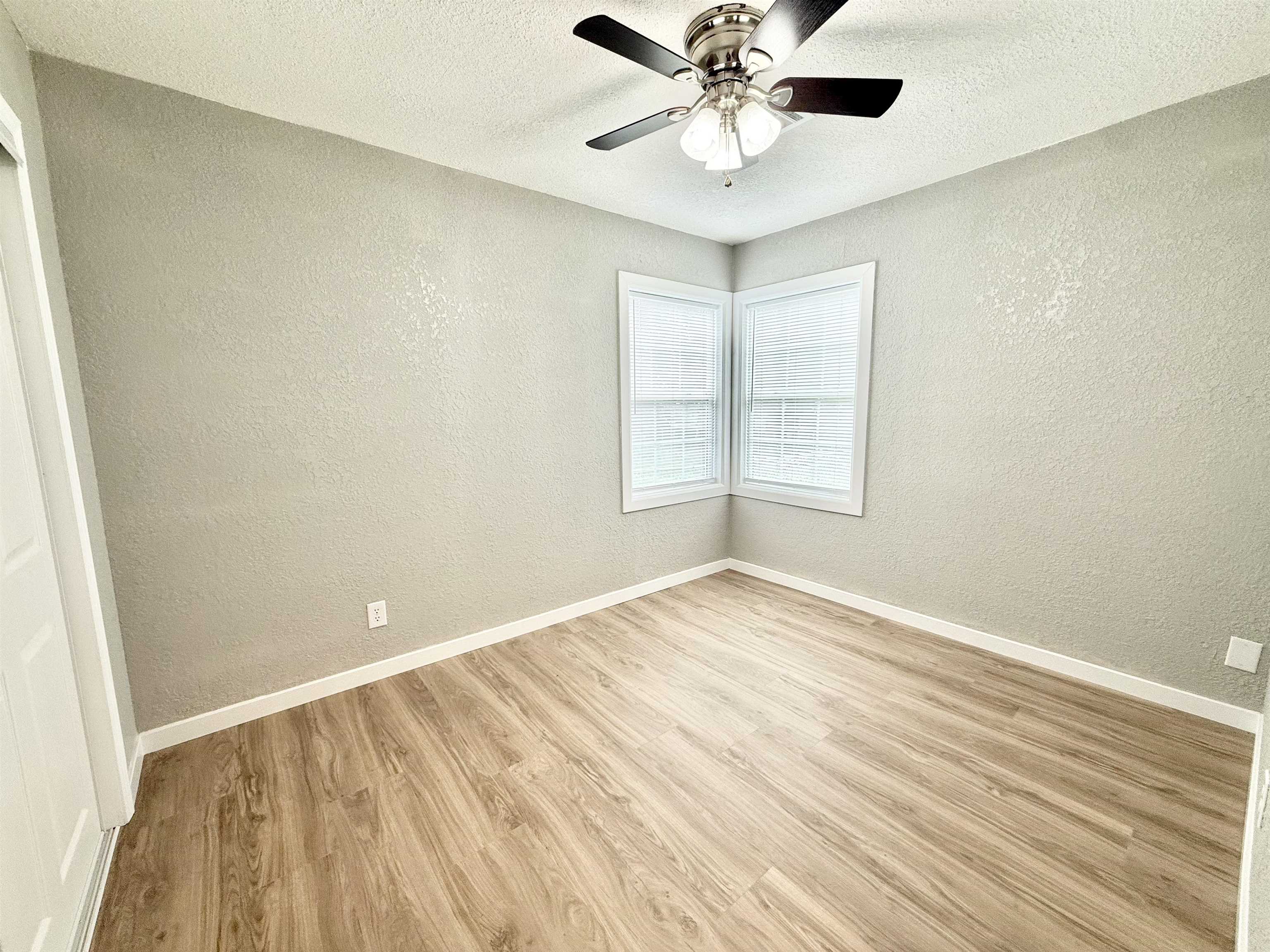 1833 S Ridgewood Drive Wichita KS 67218