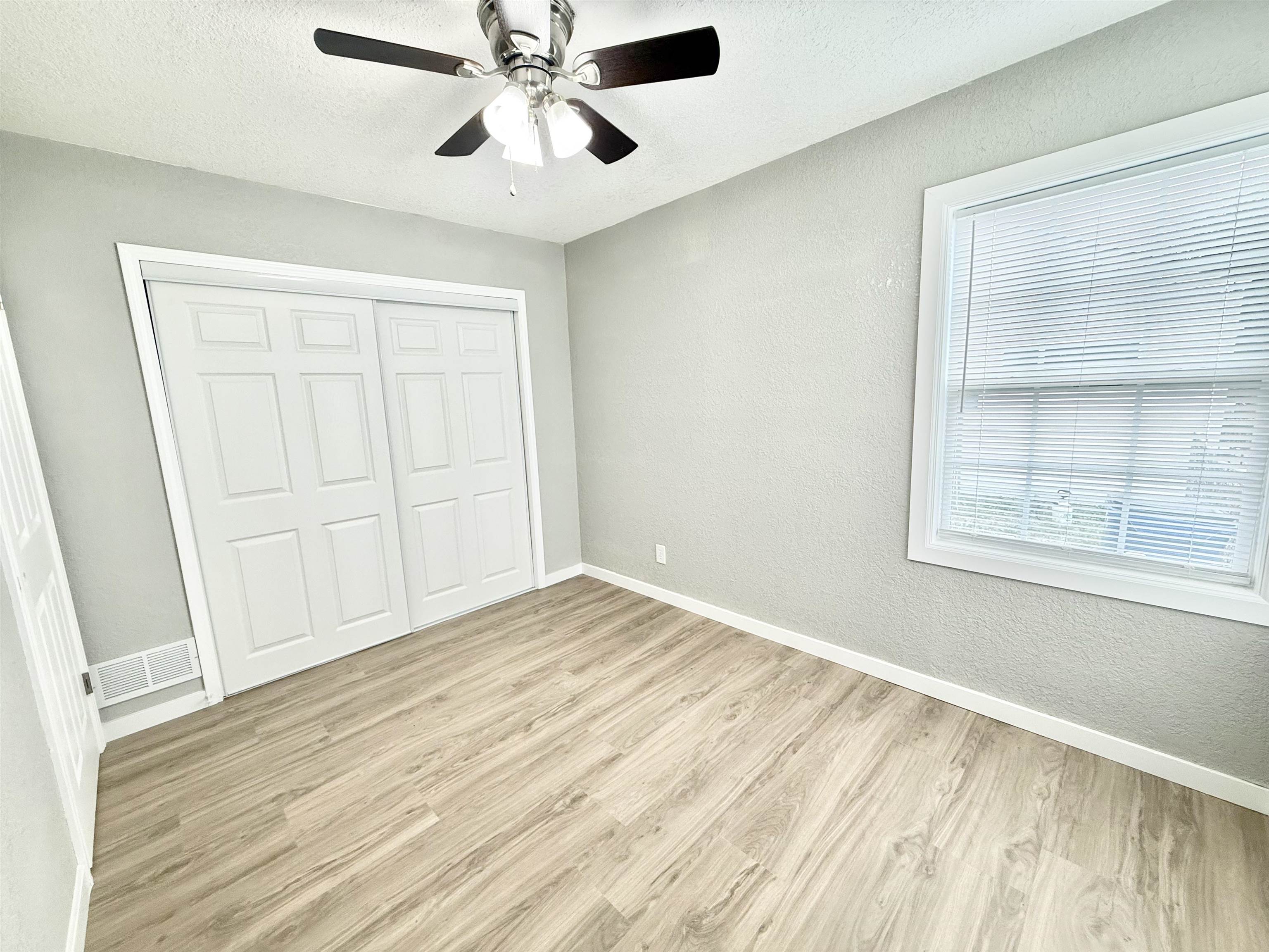 1833 S Ridgewood Drive Wichita KS 67218