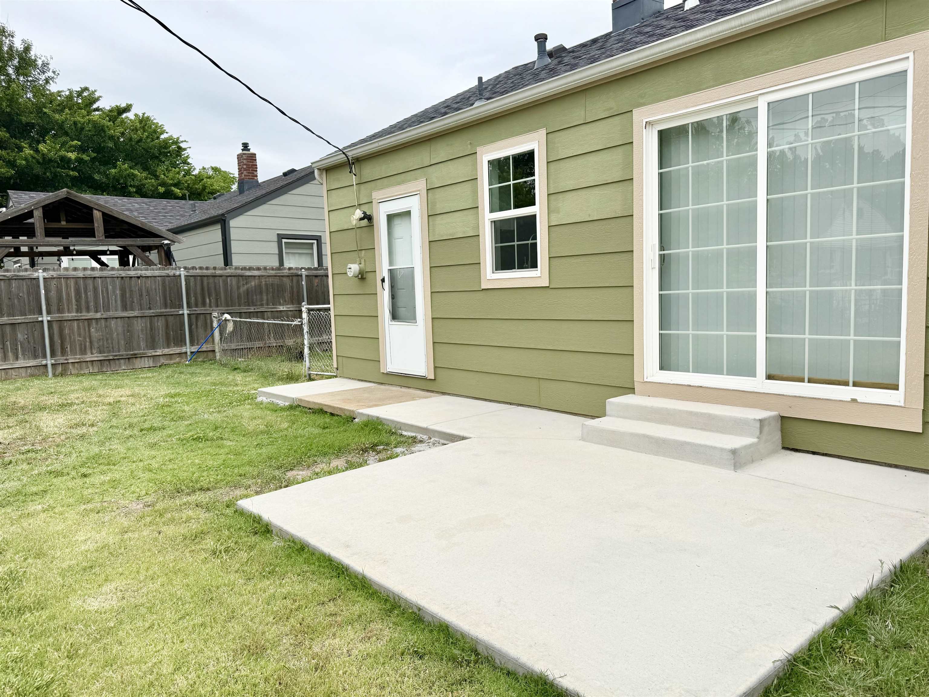 1833 S Ridgewood Drive Wichita KS 67218