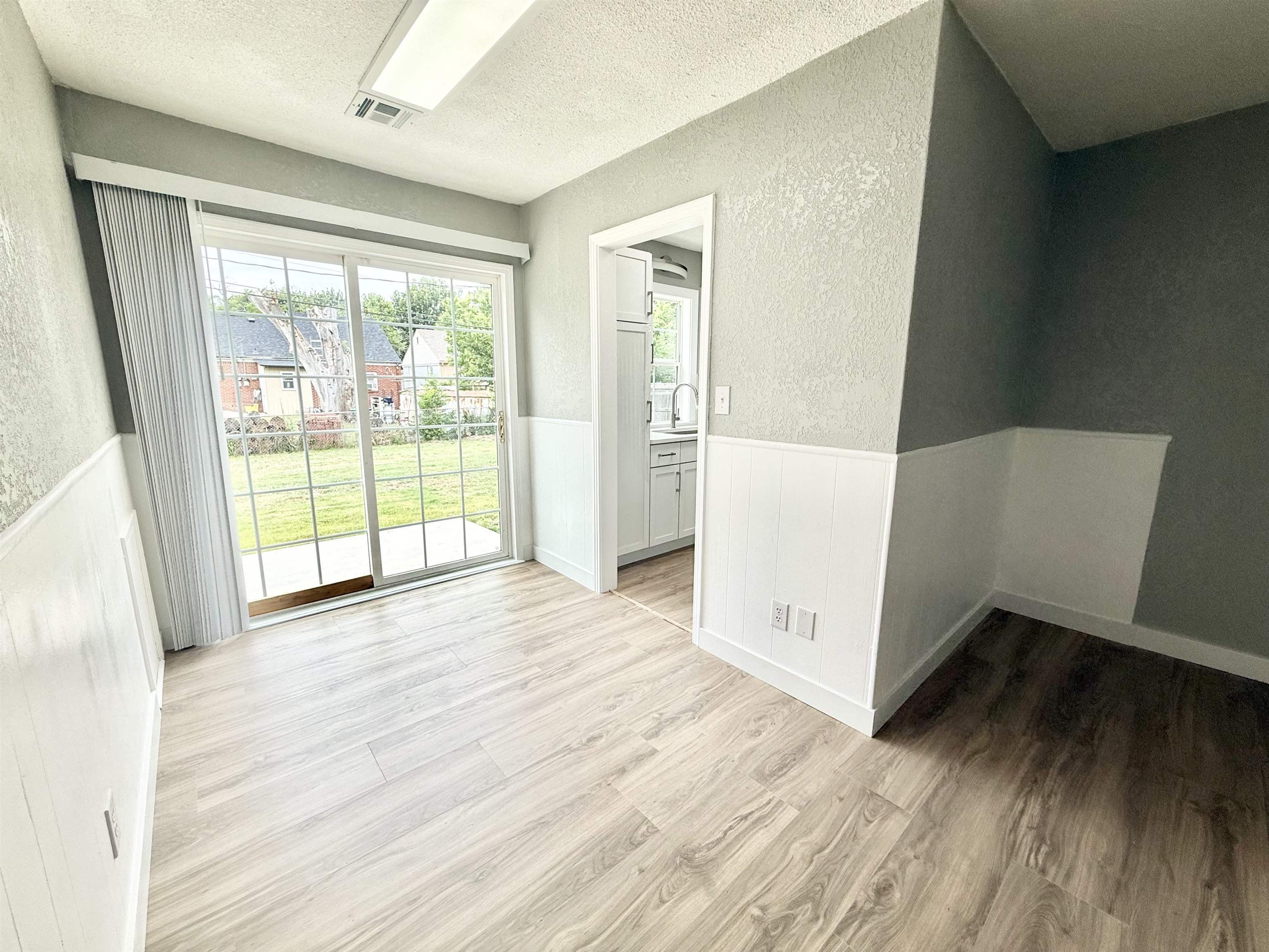 1833 S Ridgewood Drive Wichita KS 67218