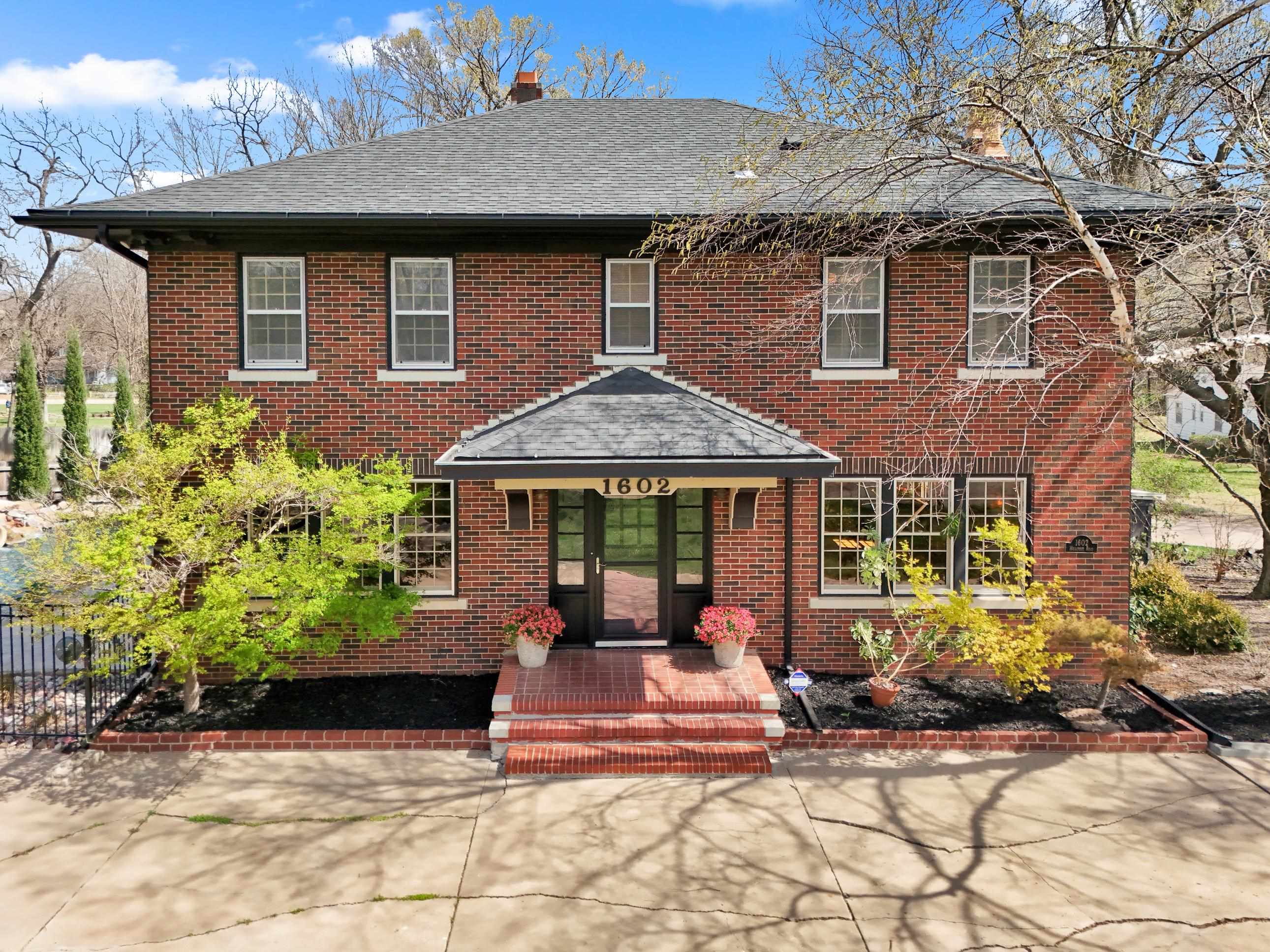 1602 Hillcrest Road Newton KS 67114