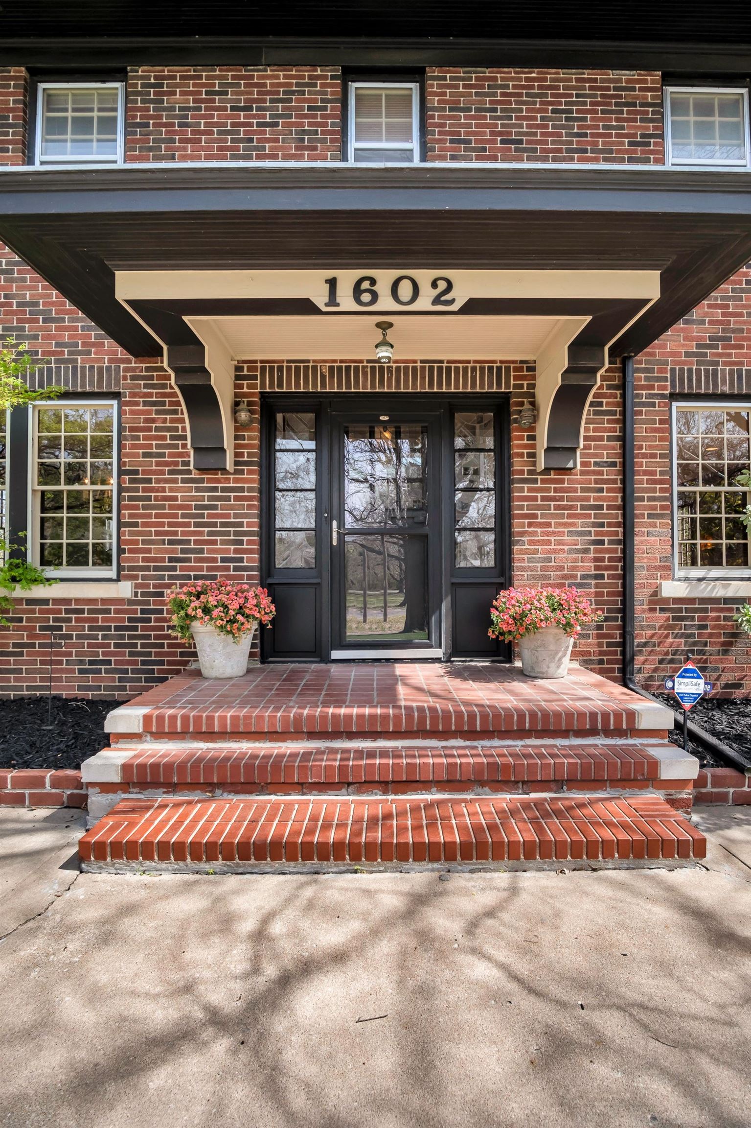 1602 Hillcrest Road Newton KS 67114