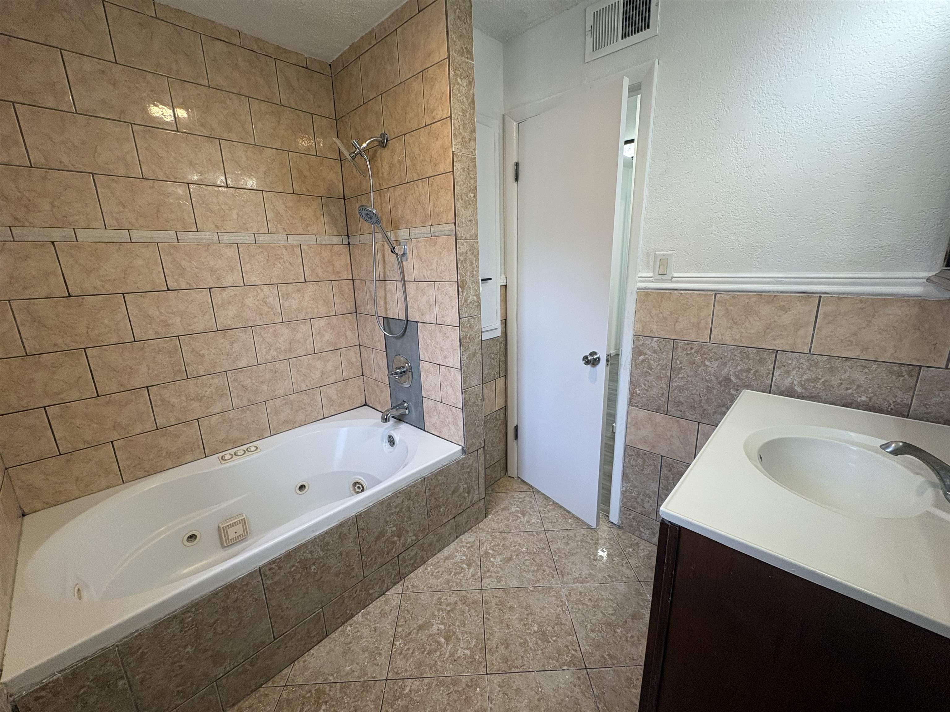 428 N Meridian Avenue Wichita KS 67203