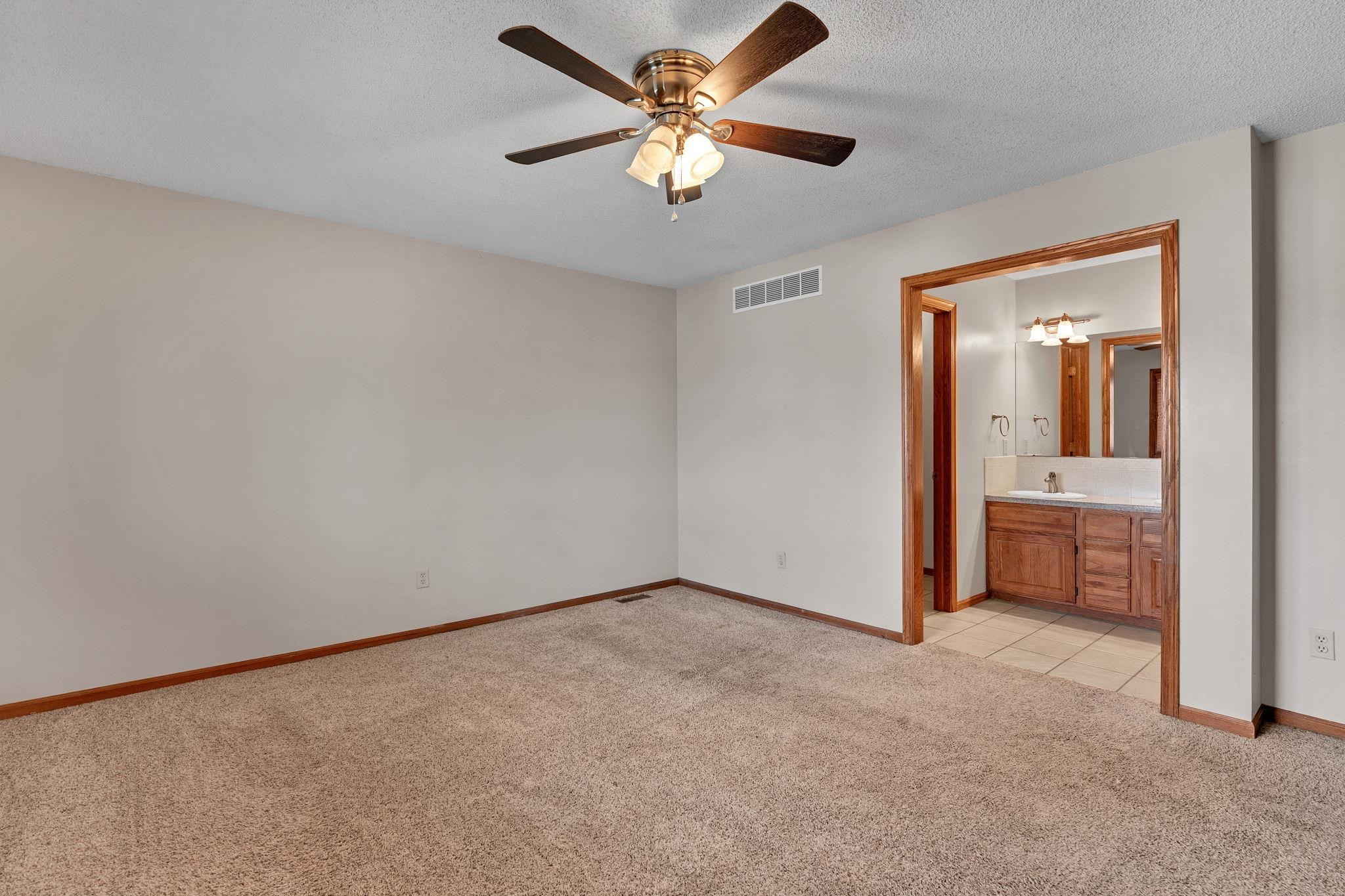 832 E Hawthorne Drive Derby KS 67037