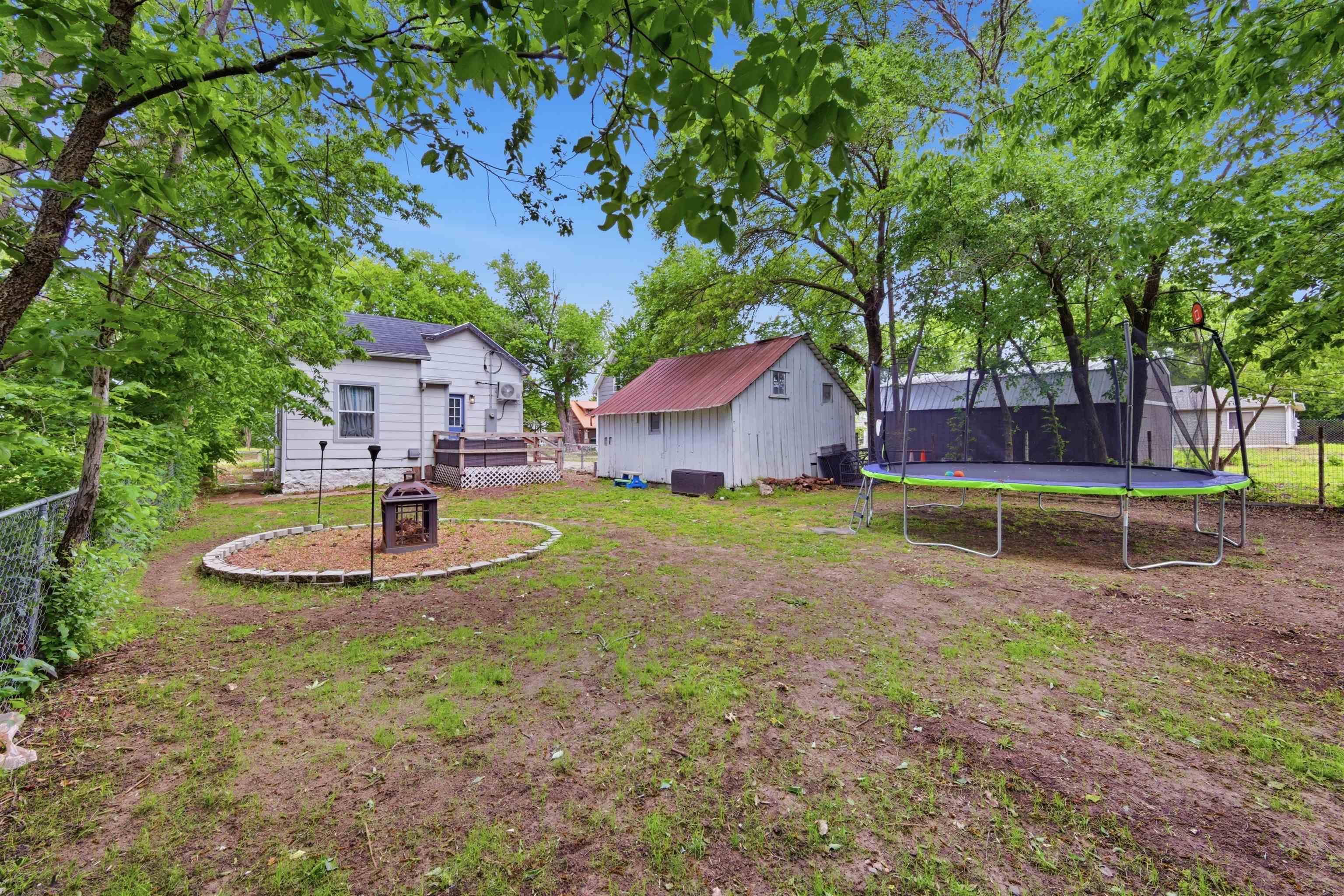 630 N Santa Fe Augusta KS 67010