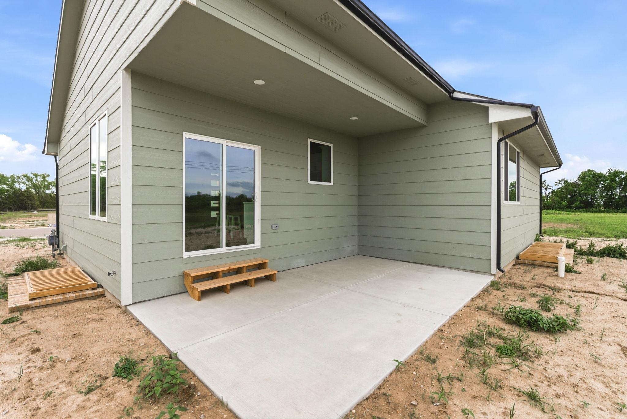 3513 S Bluelake Street Wichita KS 67215