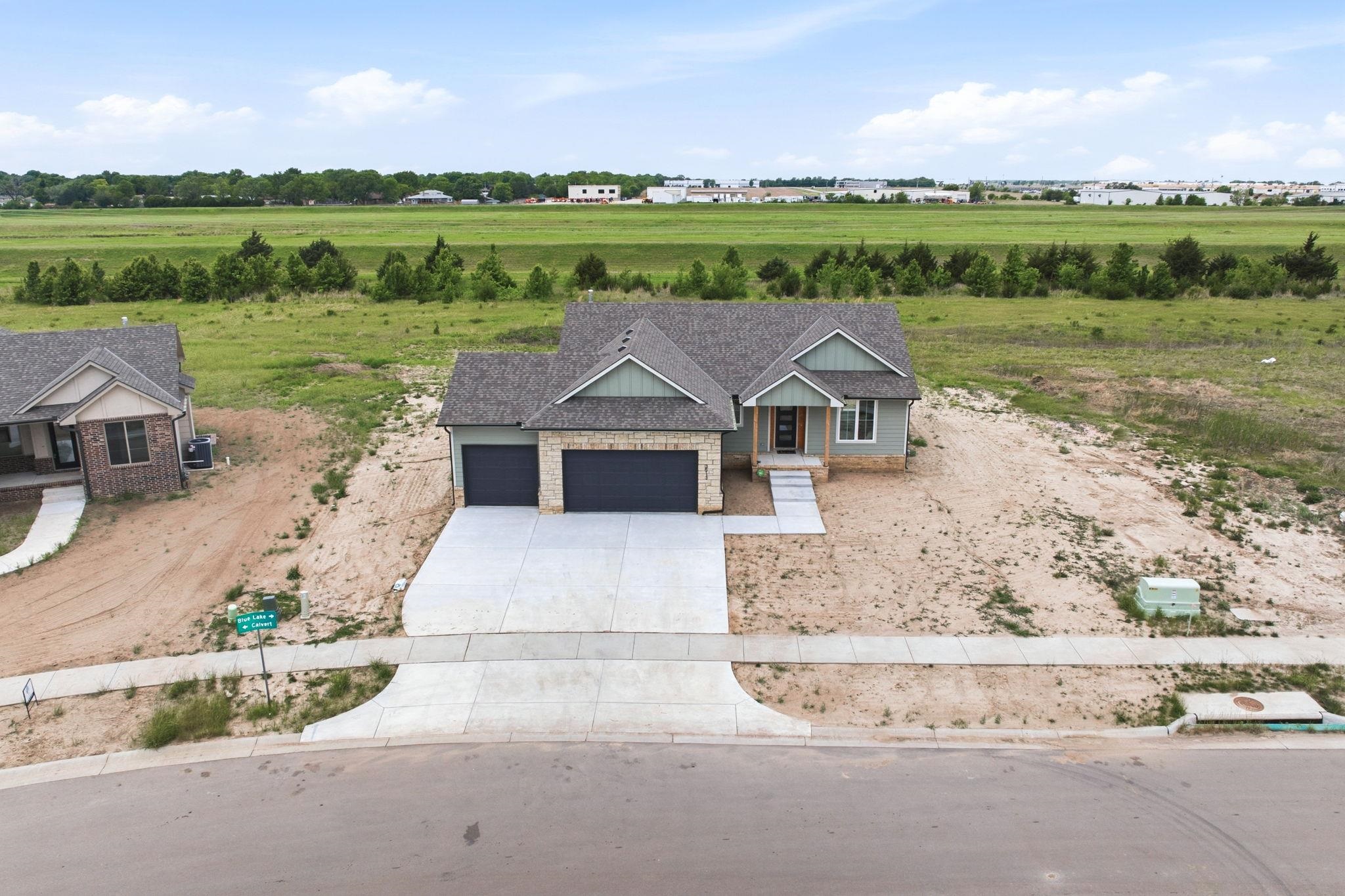 3513 S Bluelake Street Wichita KS 67215