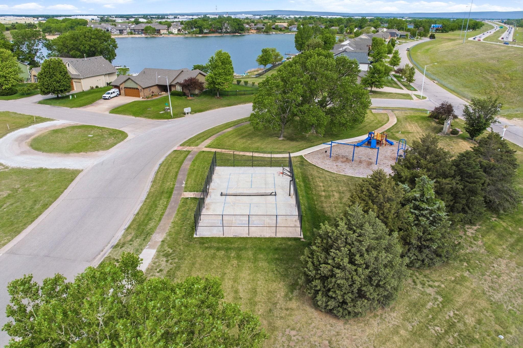 3513 S Bluelake Street Wichita KS 67215