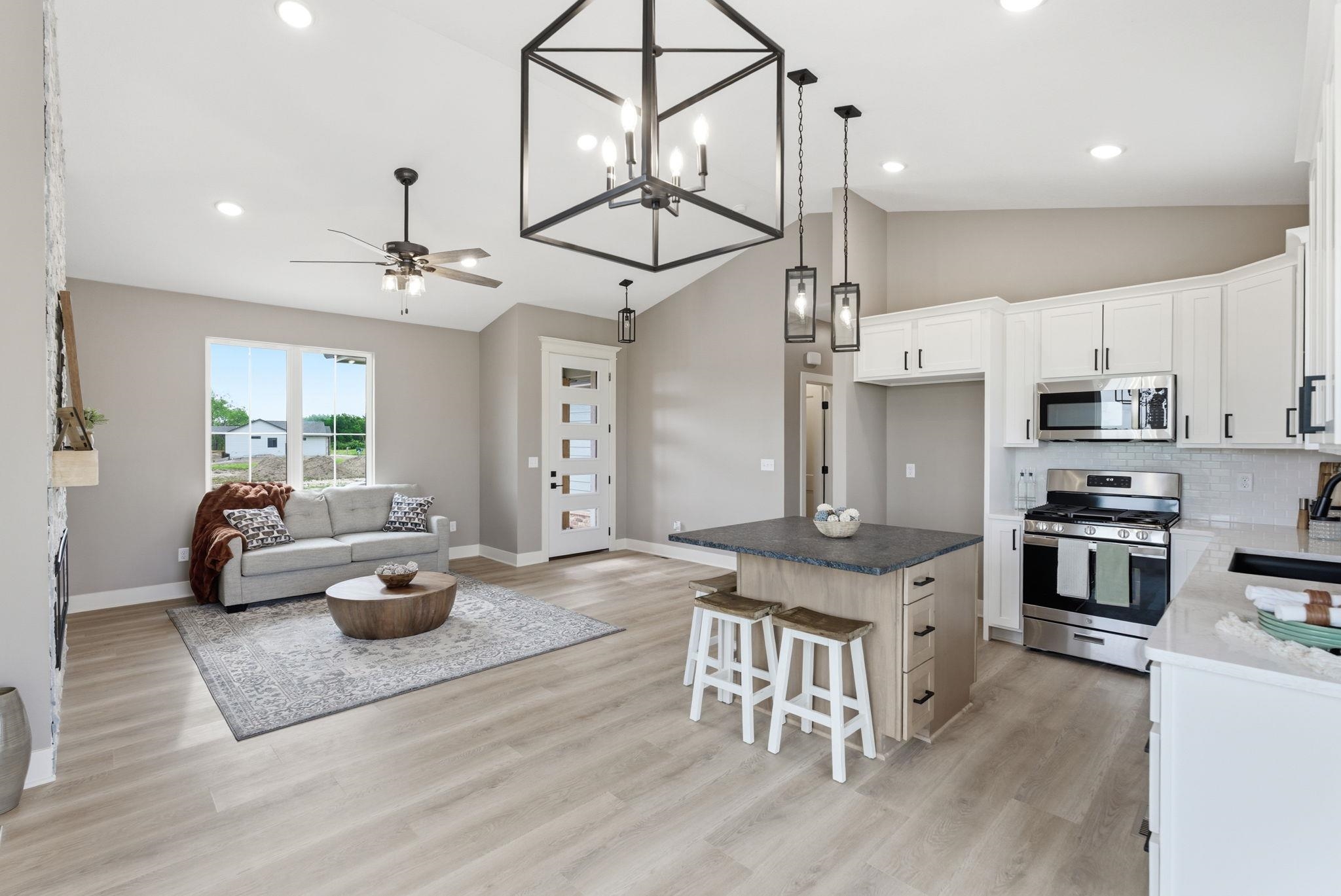 3513 S Bluelake Street Wichita KS 67215