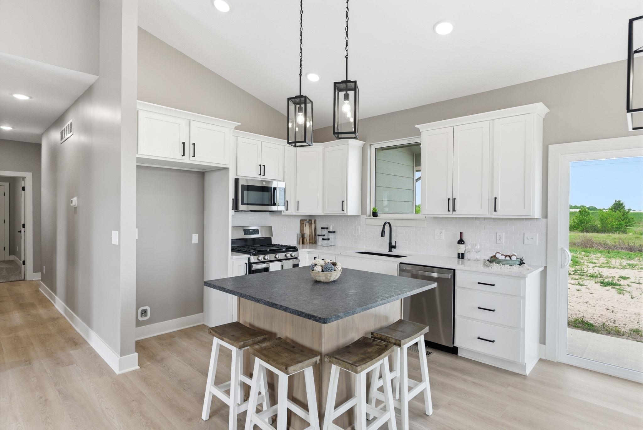 3513 S Bluelake Street Wichita KS 67215