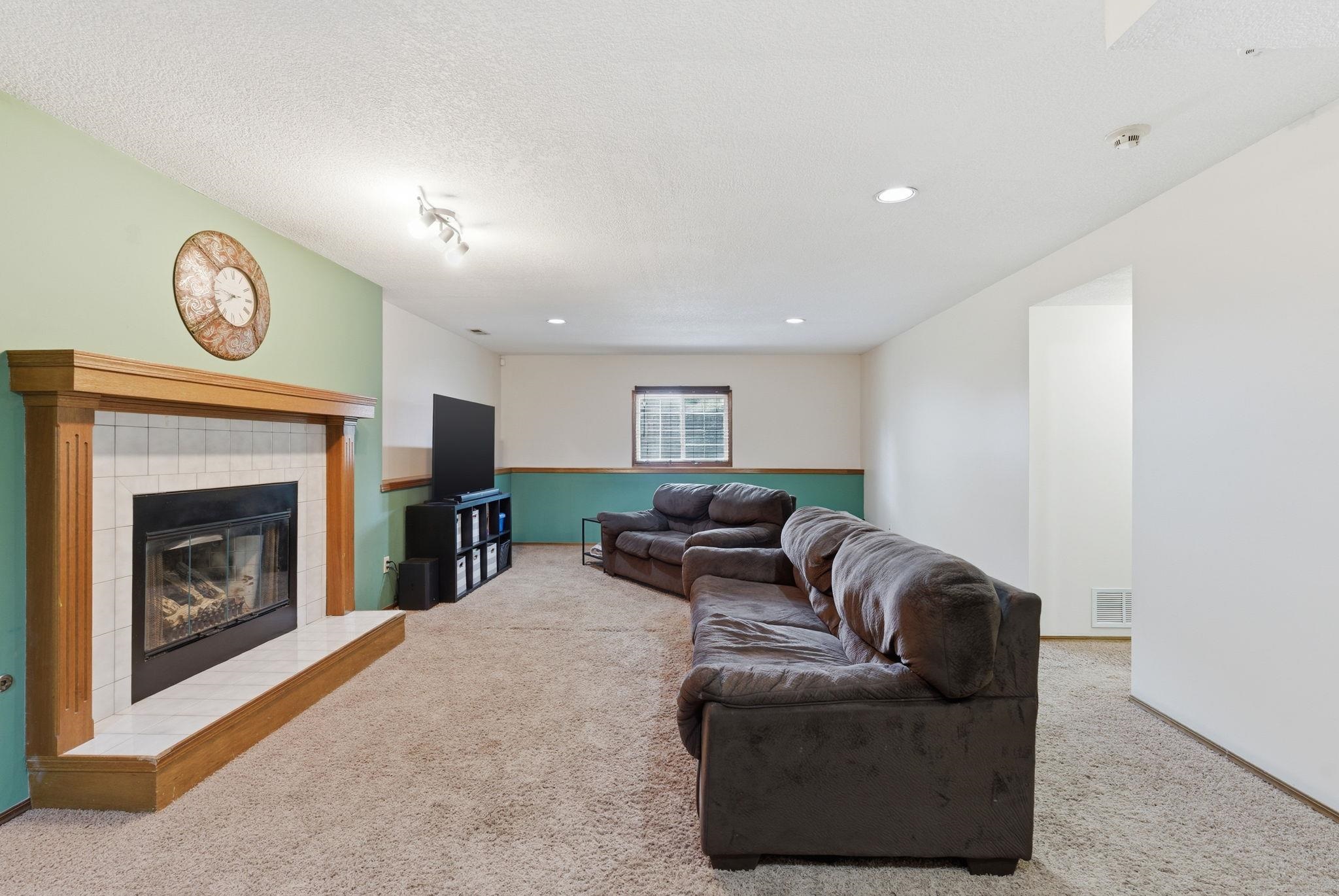 6351 N Grove Park City KS 67219
