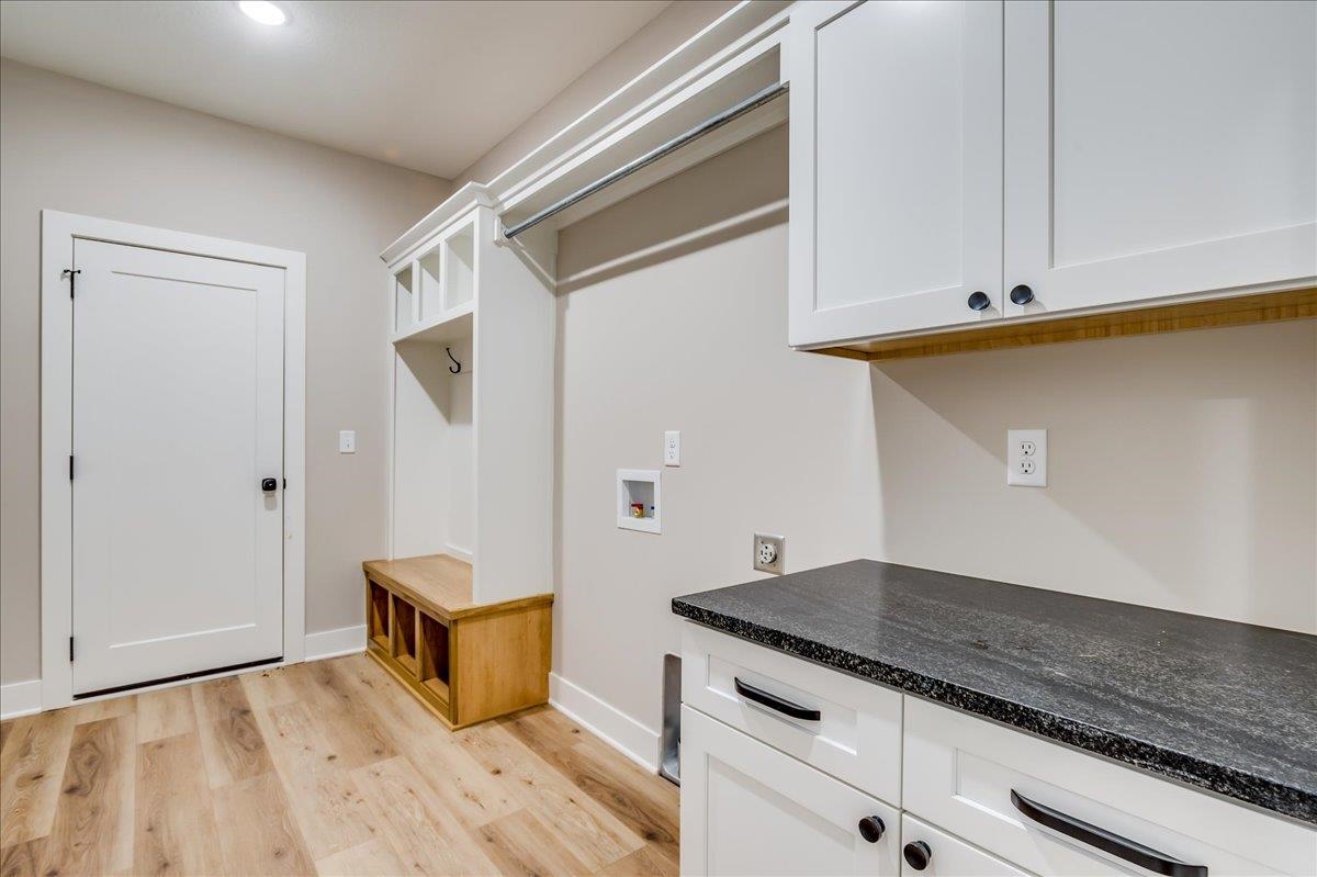 178 S Wellcrest Court Wichita KS 67052