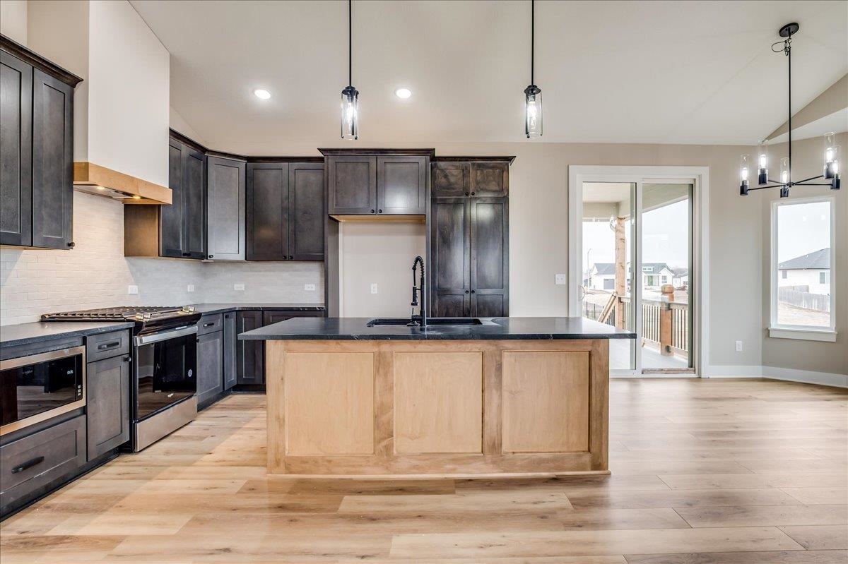 178 S Wellcrest Court Wichita KS 67052