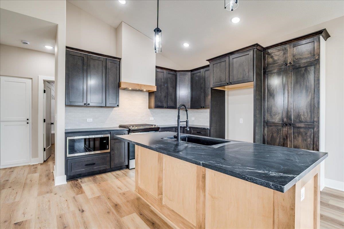 178 S Wellcrest Court Wichita KS 67052