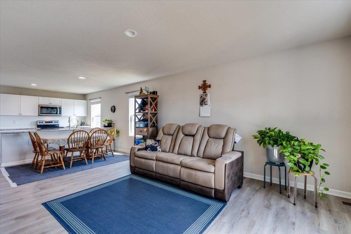 5260 N Cambridge Bel Aire KS 67226