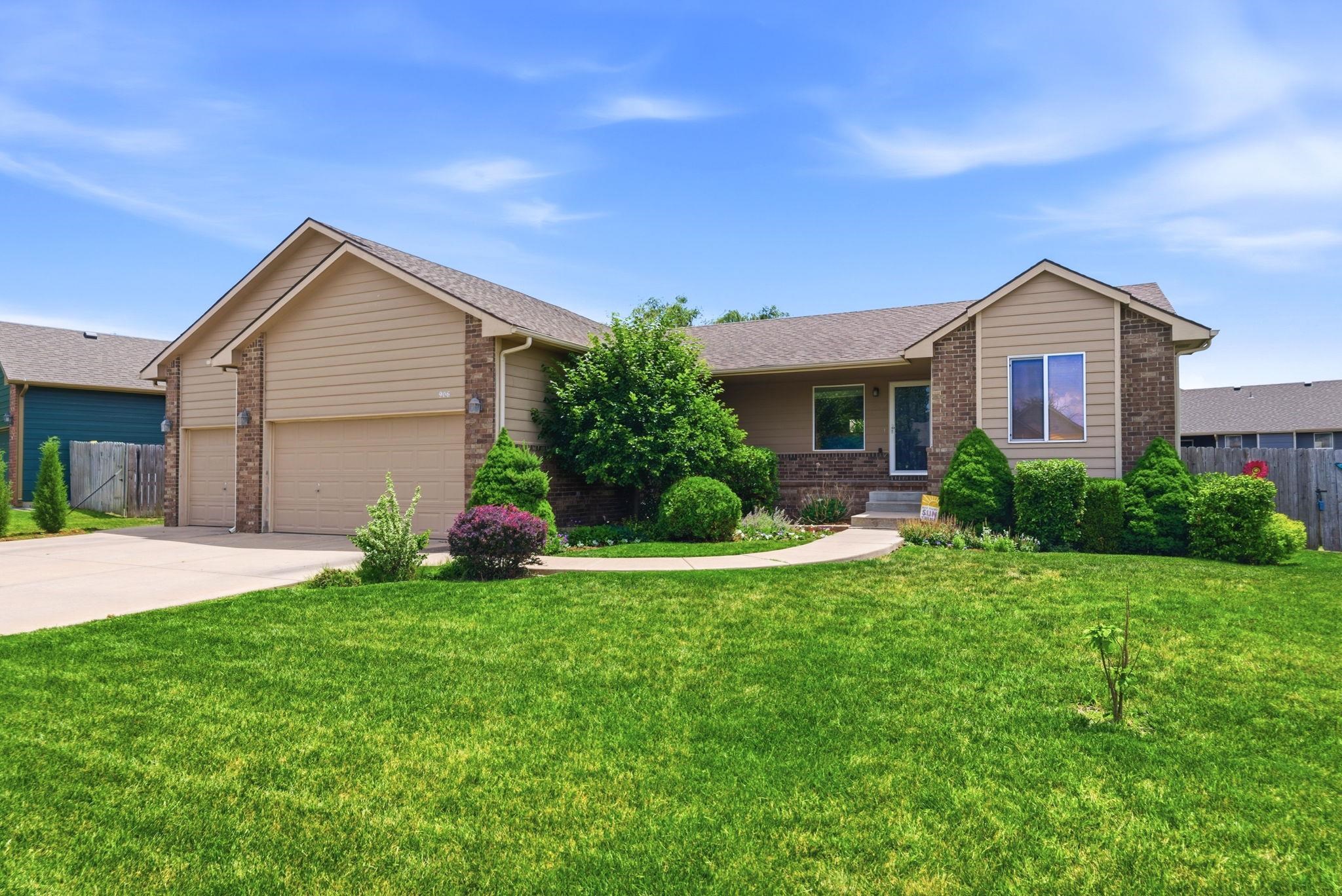 906 E Splitwood Way Derby KS 67037