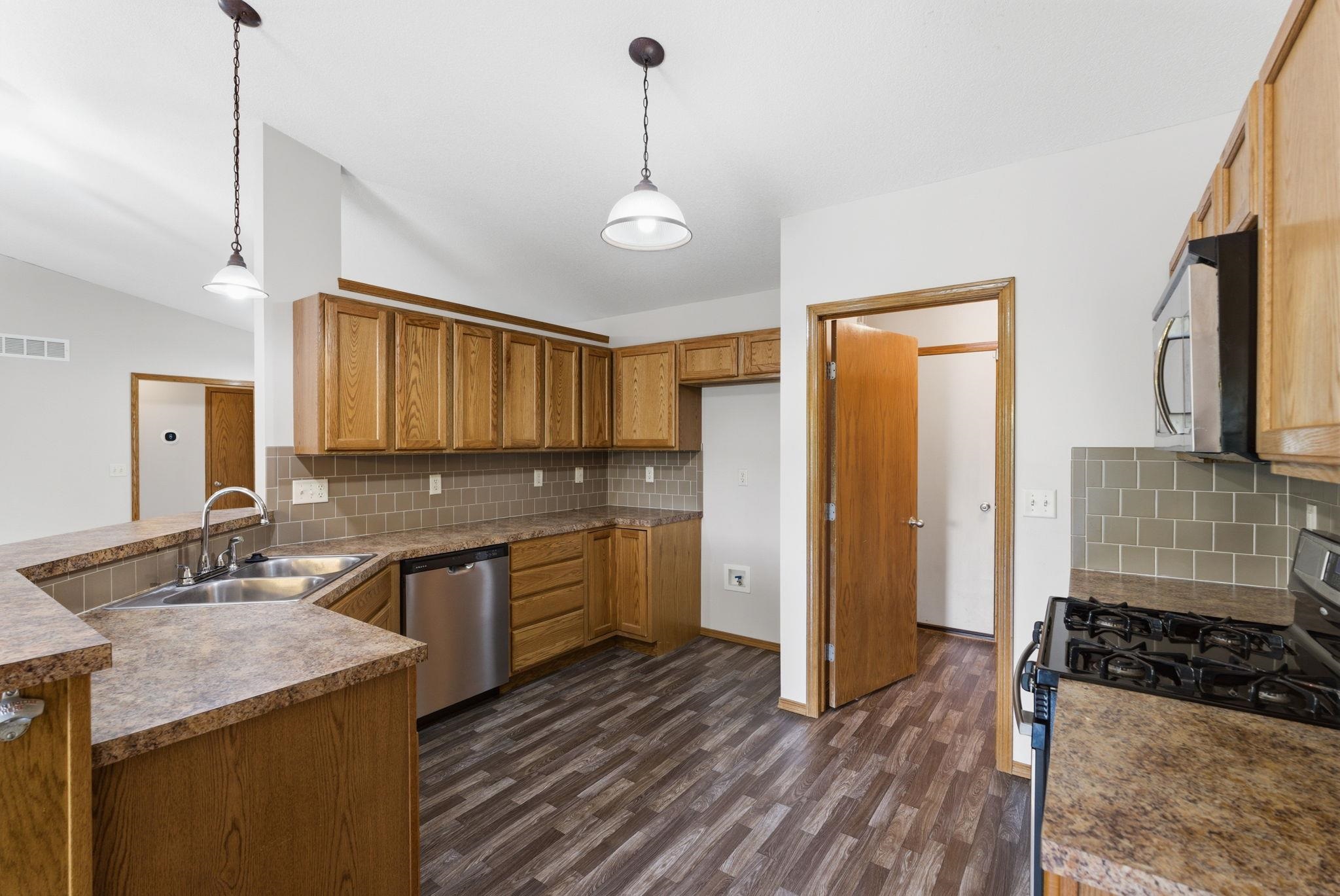906 E Splitwood Way Derby KS 67037