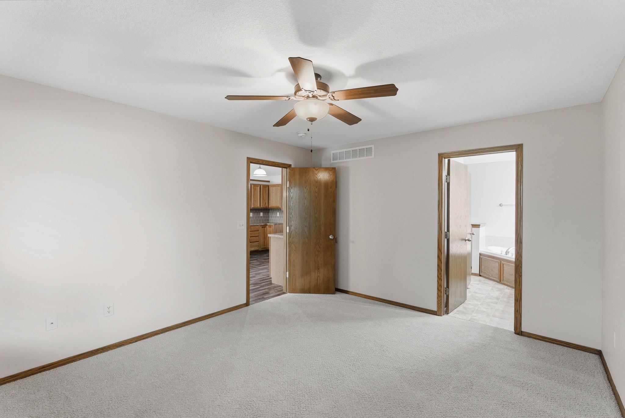 906 E Splitwood Way Derby KS 67037