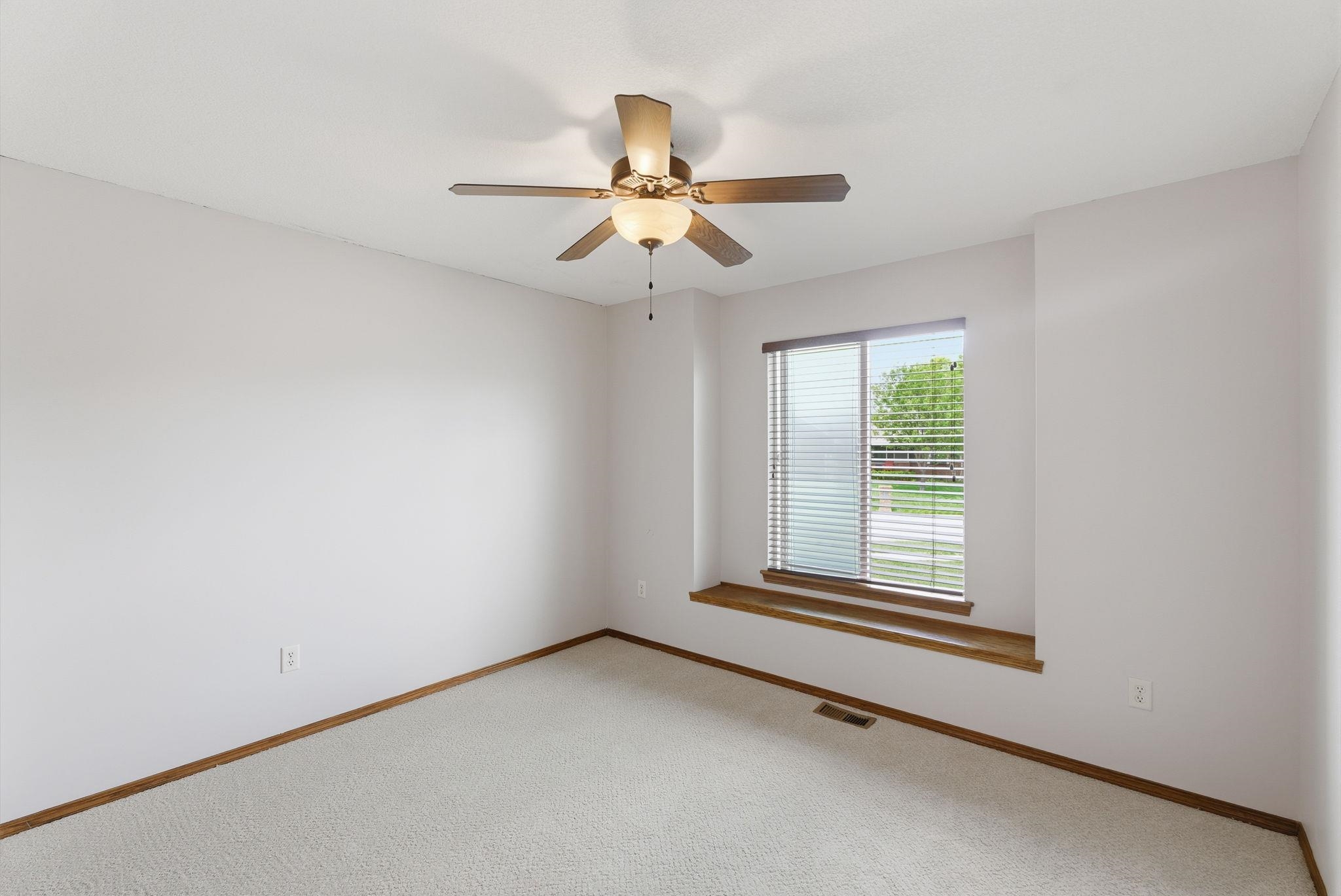 906 E Splitwood Way Derby KS 67037