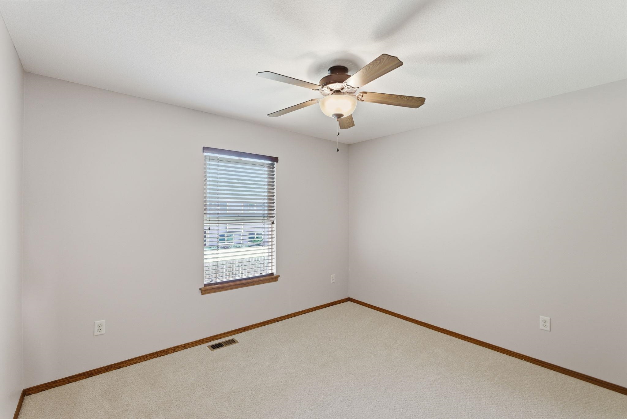 906 E Splitwood Way Derby KS 67037