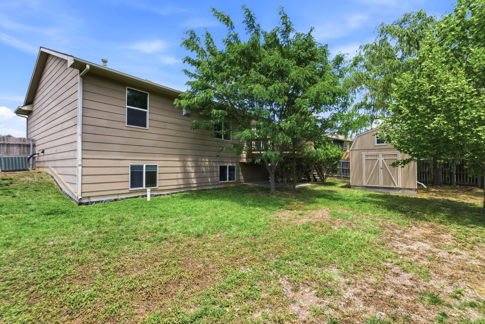 906 E Splitwood Way Derby KS 67037