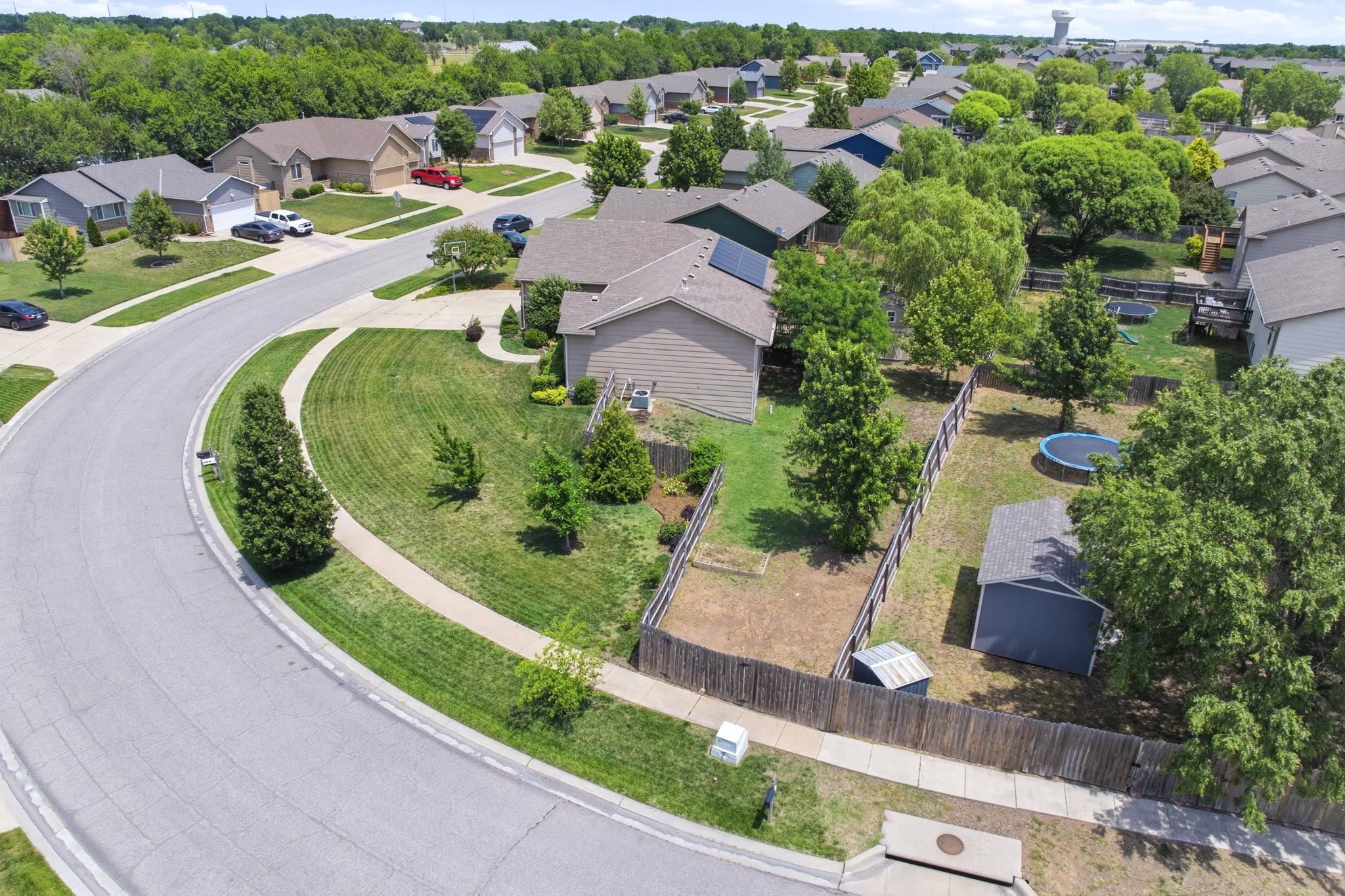 906 E Splitwood Way Derby KS 67037