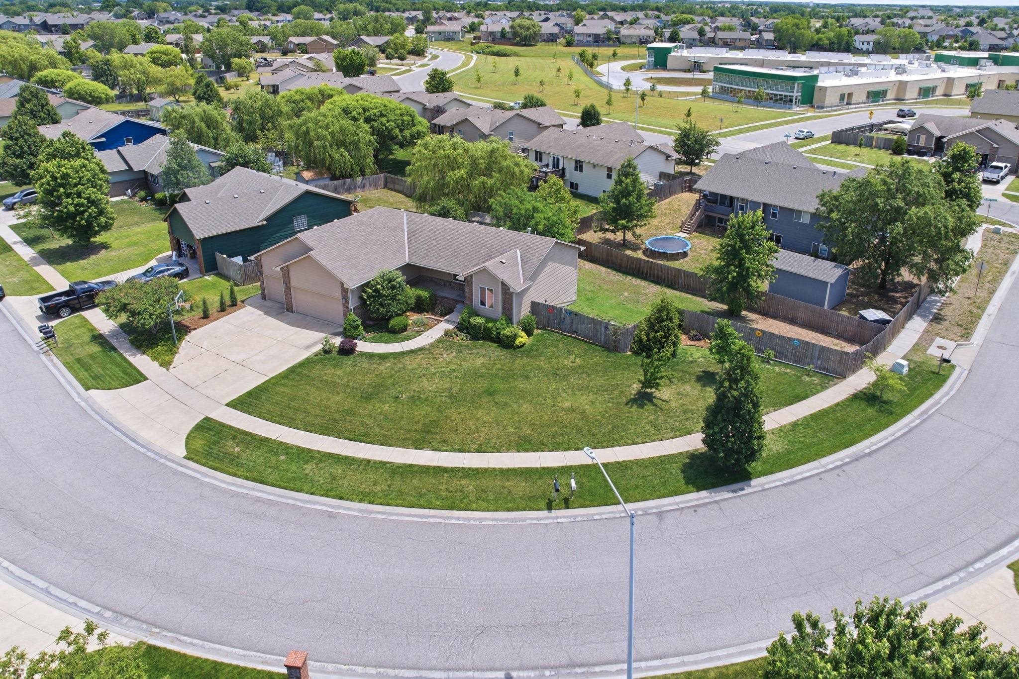 906 E Splitwood Way Derby KS 67037