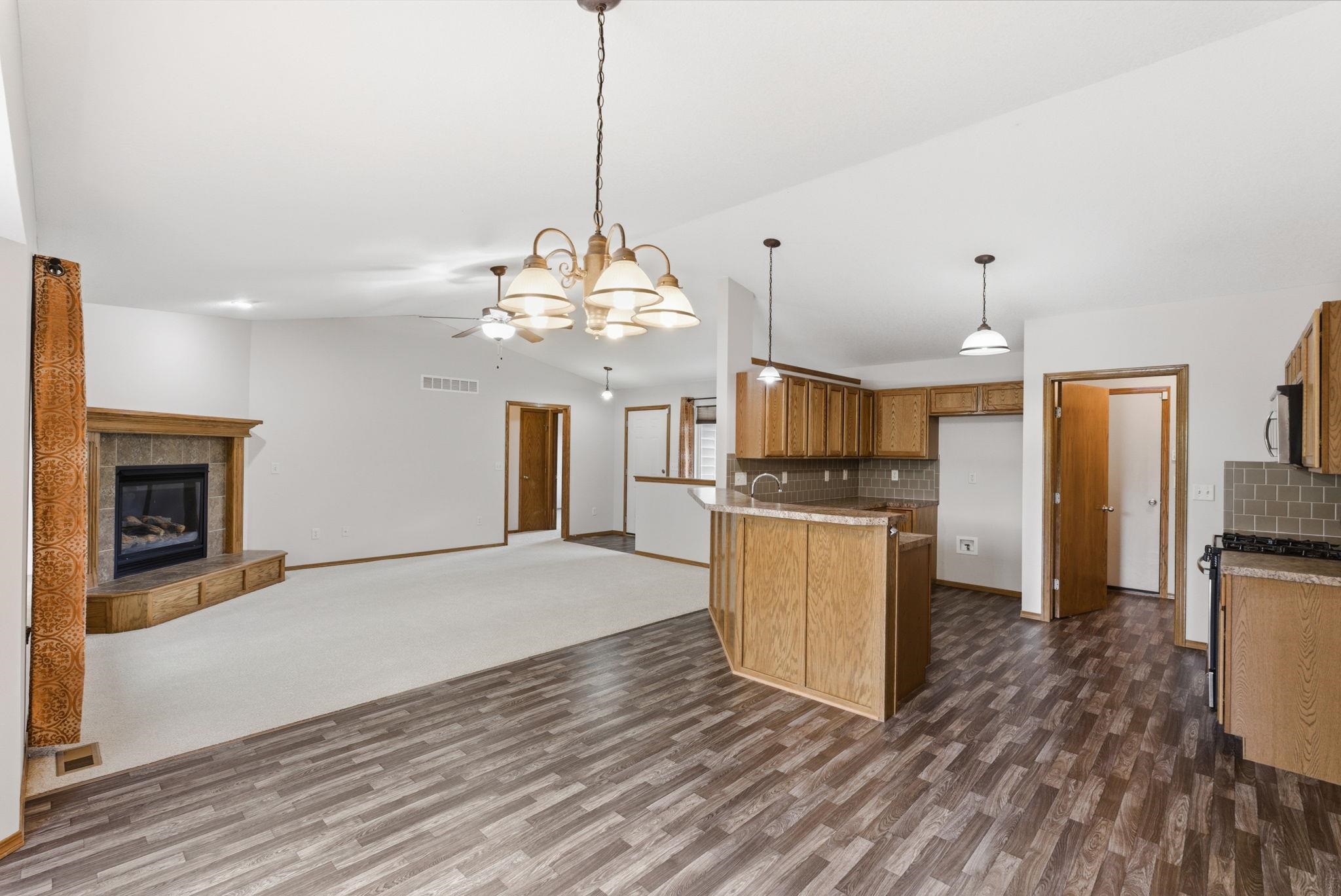 906 E Splitwood Way Derby KS 67037