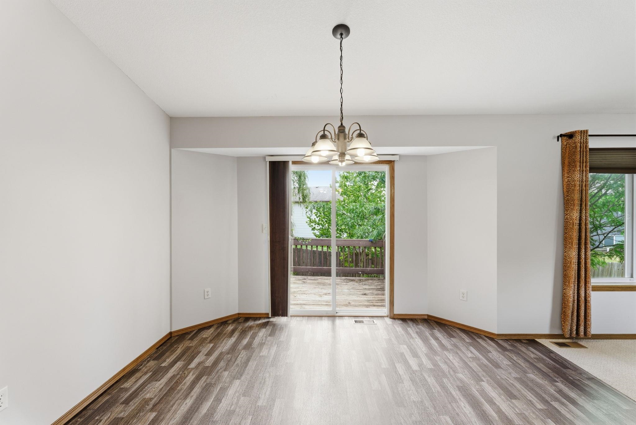 906 E Splitwood Way Derby KS 67037