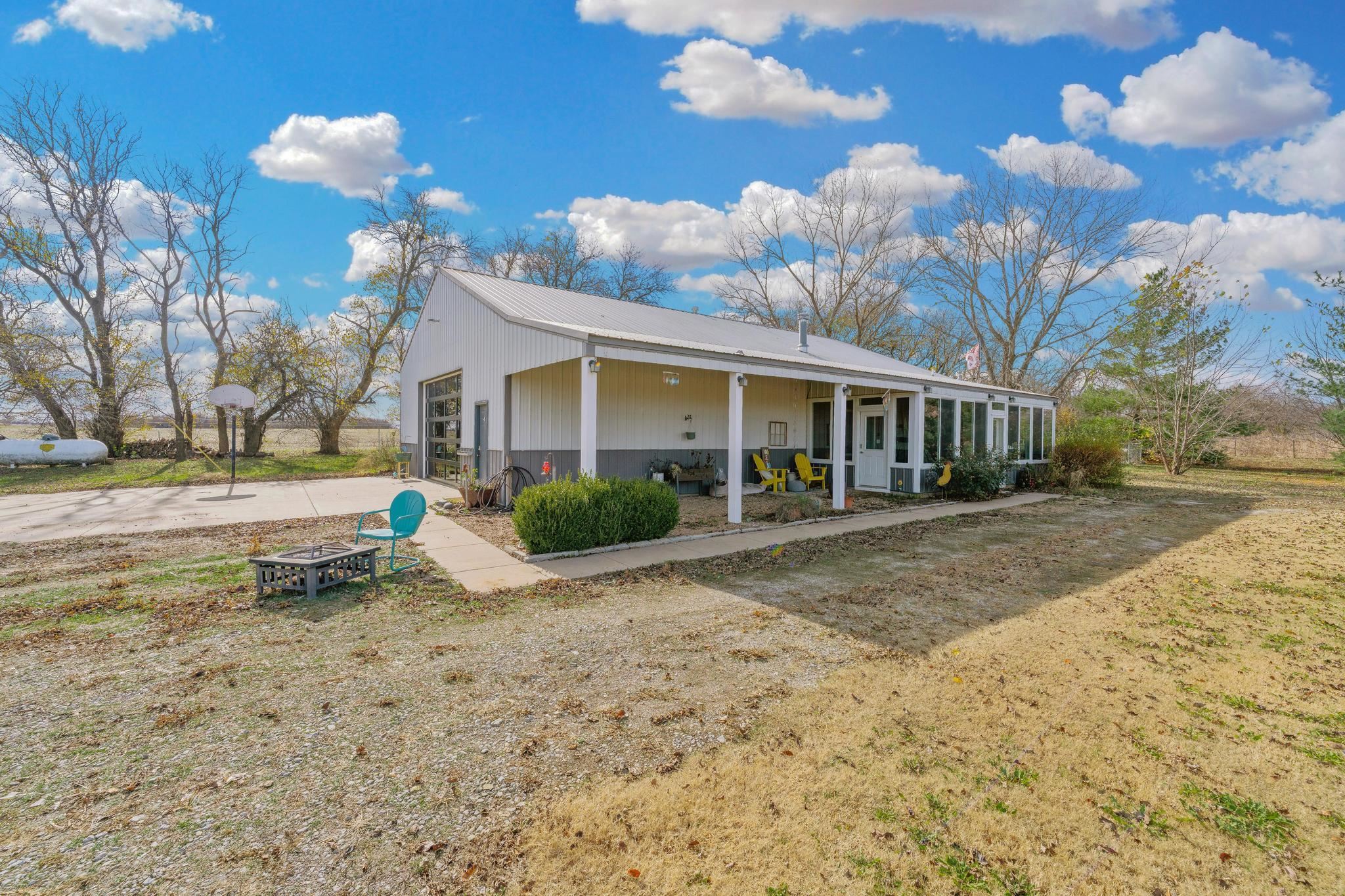 651 N Hydraulic Belle Plaine KS 67013