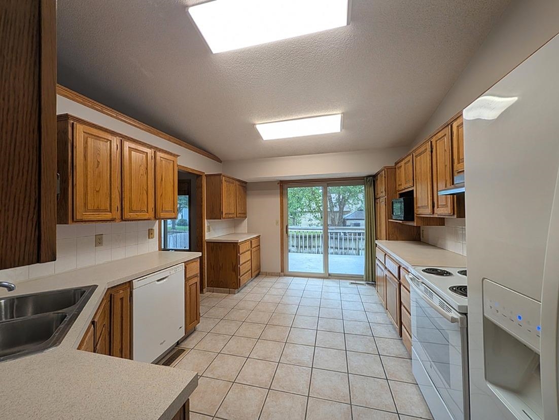1513 E Mcclelland Drive Derby KS 67037